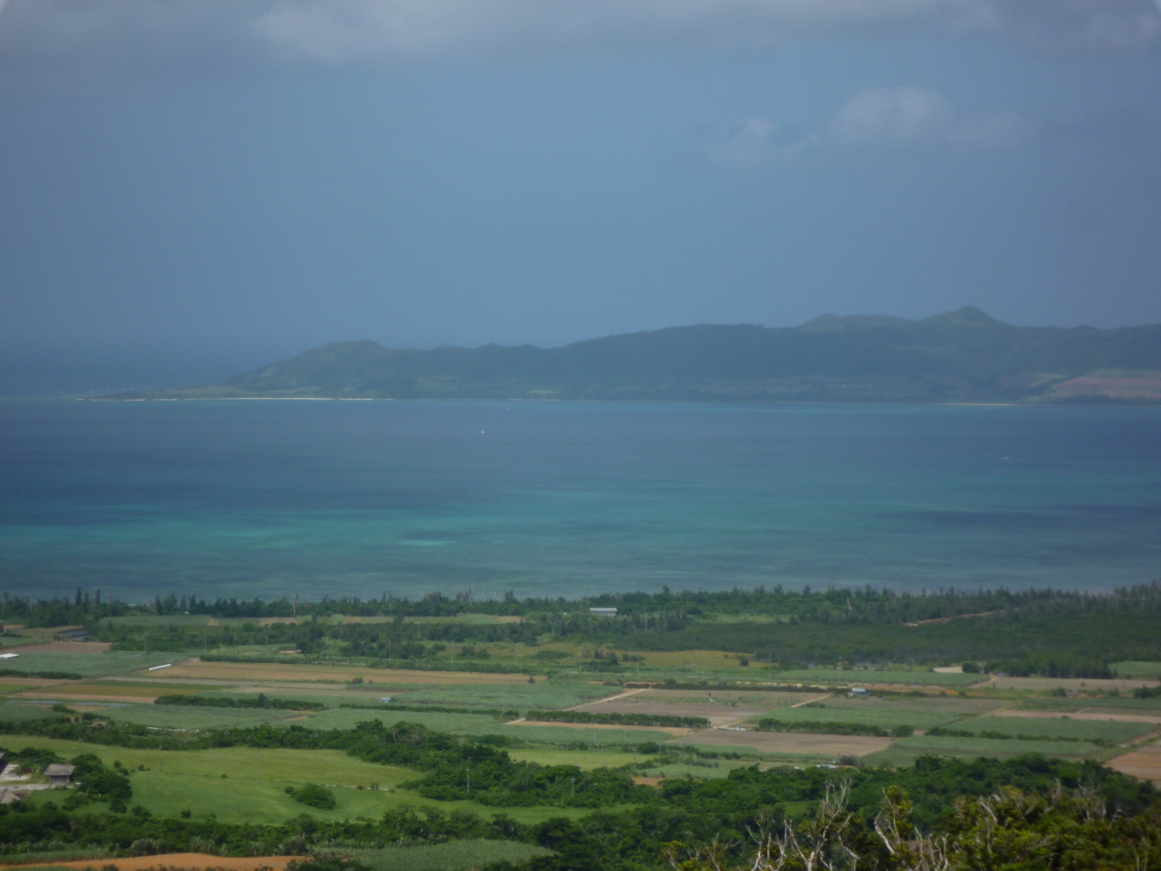 高台から見た石垣島（拡大）