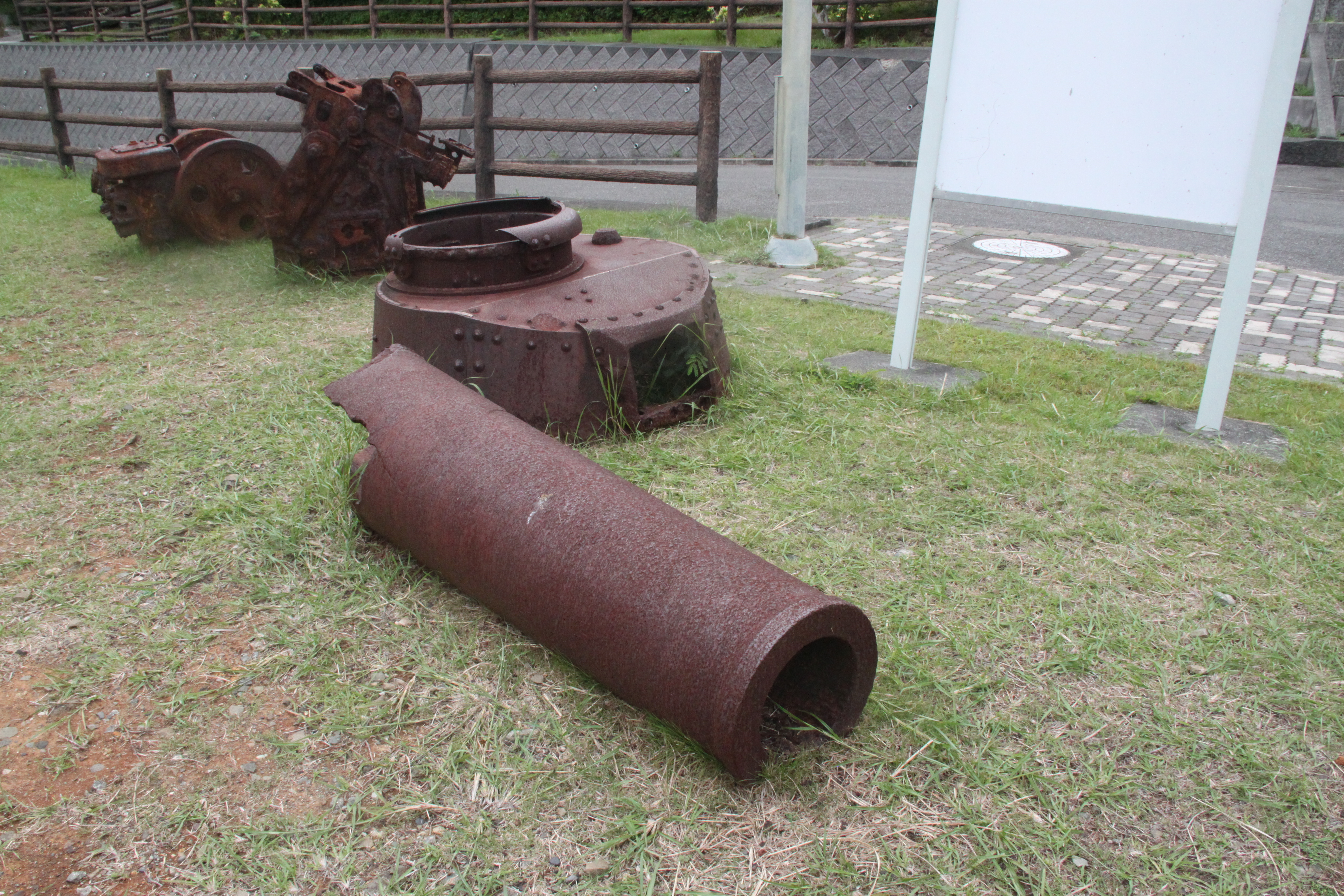 防空設備の残骸６