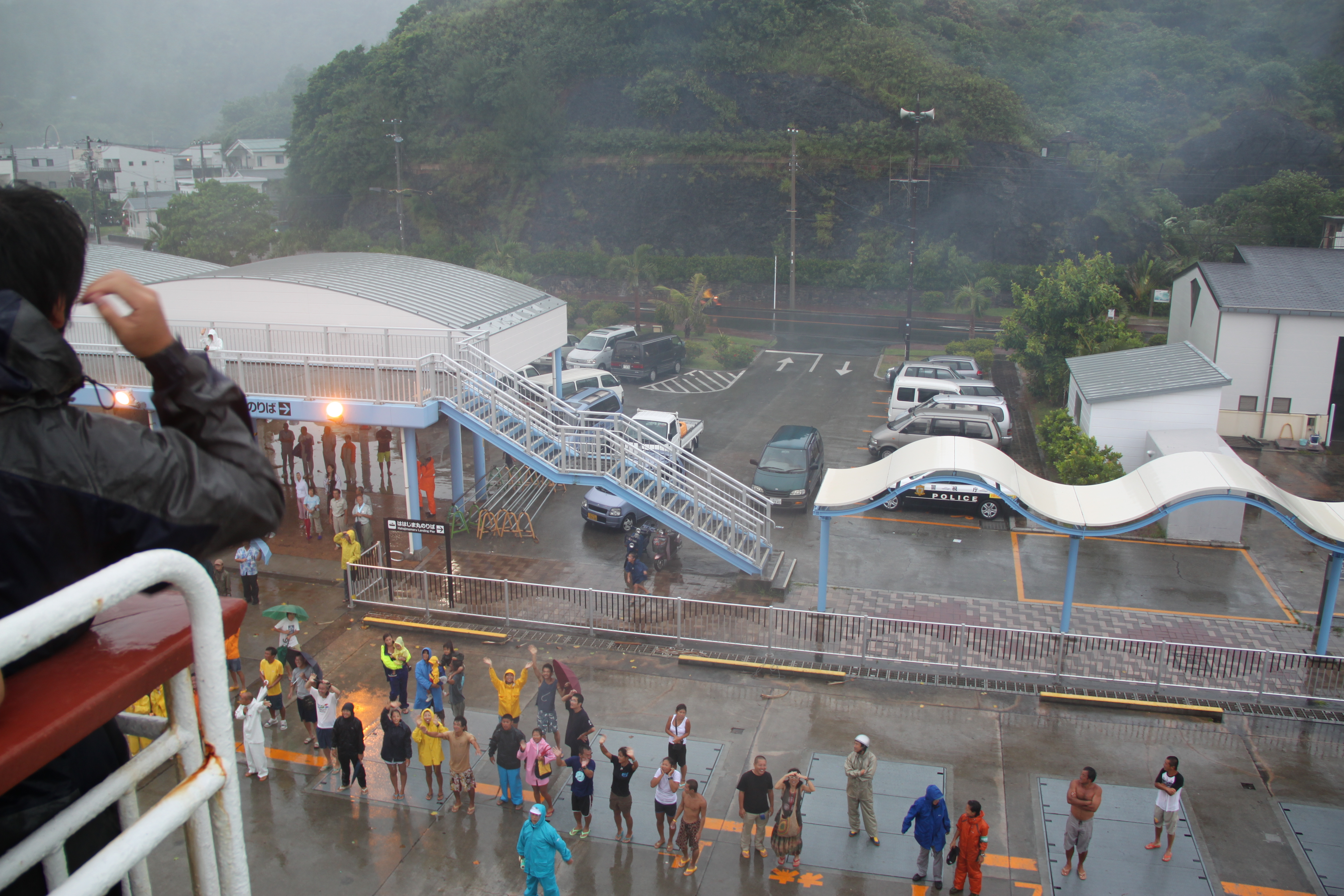 台風接近のため、予定より前日に、おがさわら丸出航