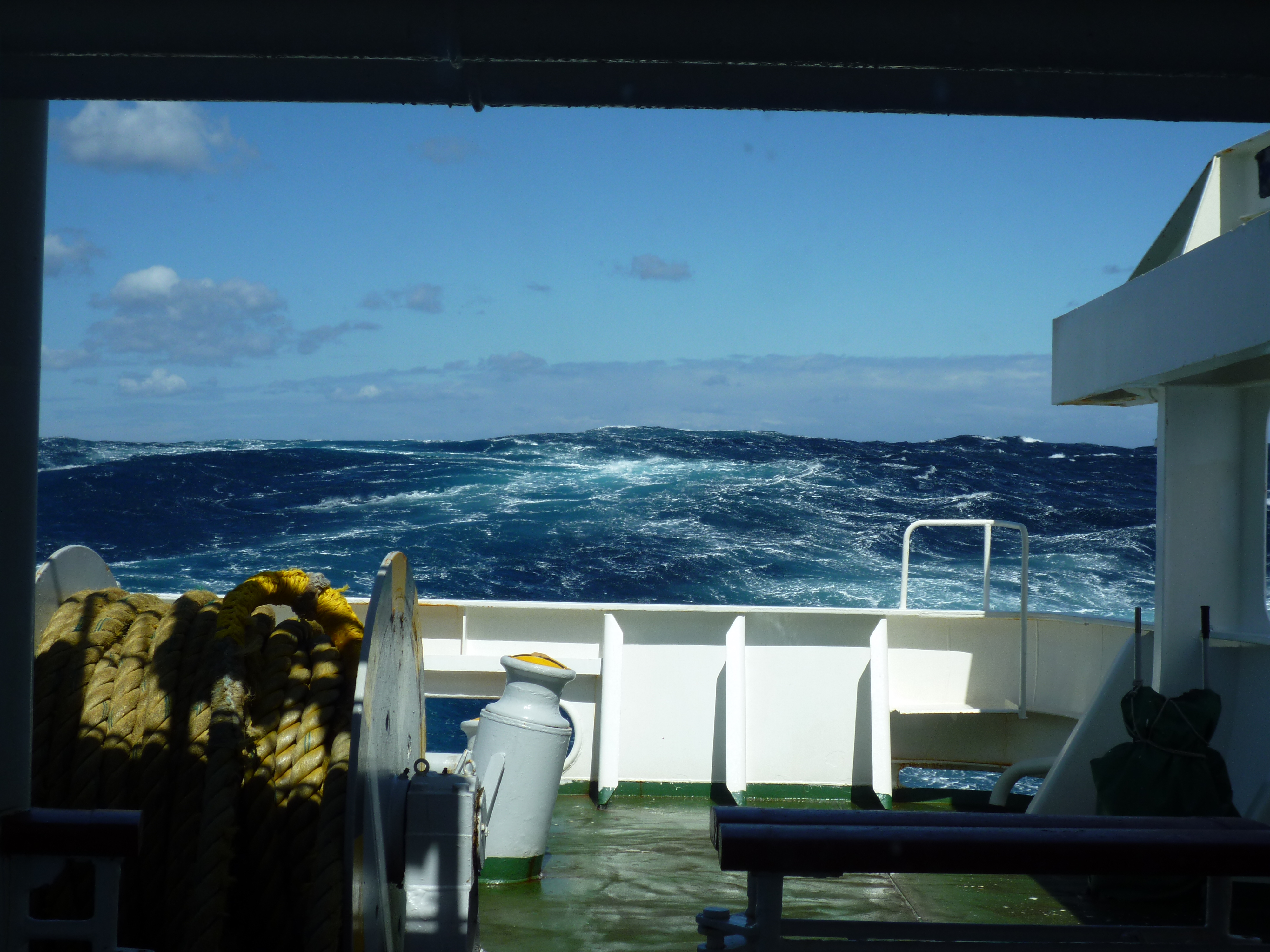 後ろ甲板からの景色