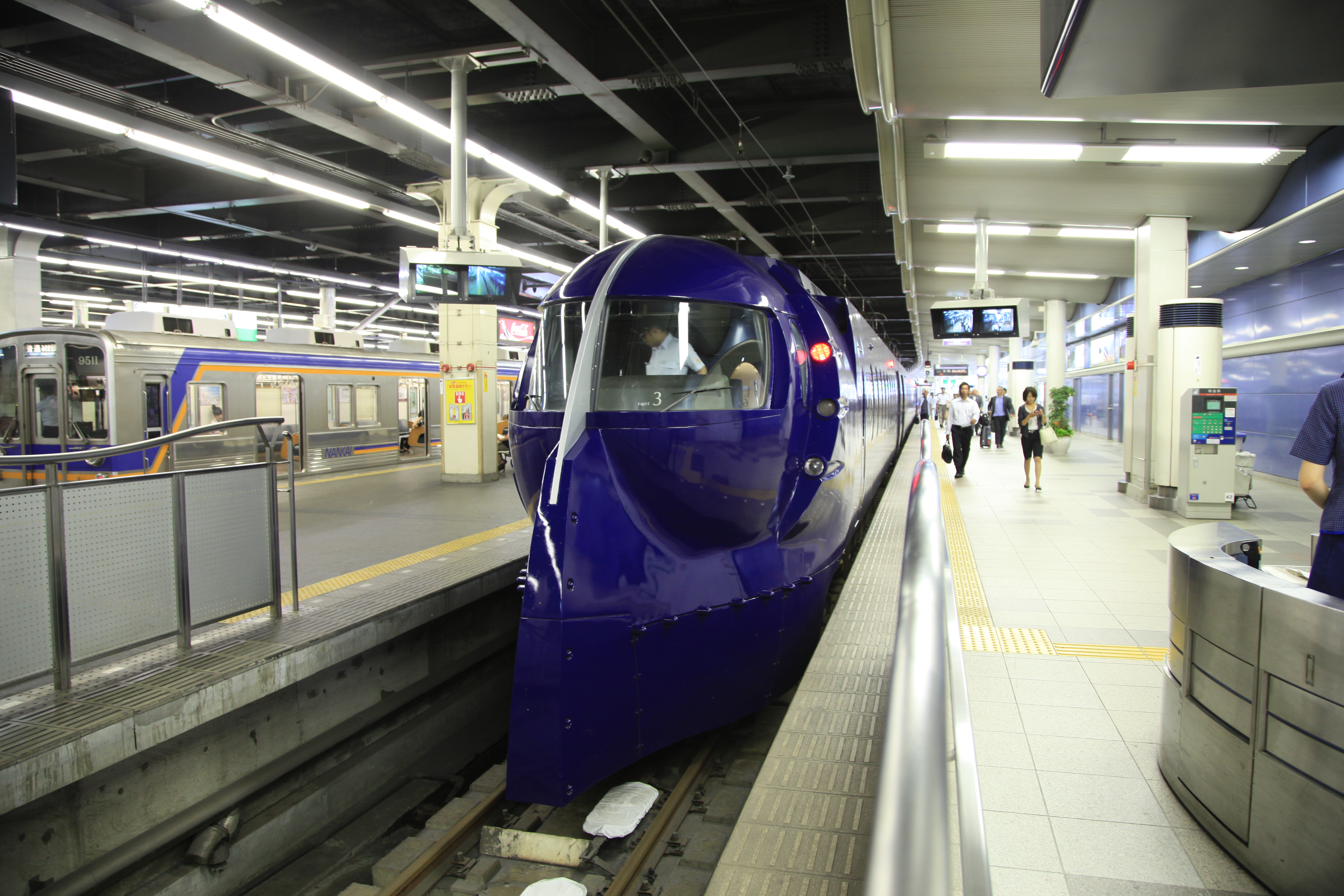 ラピートの1号車