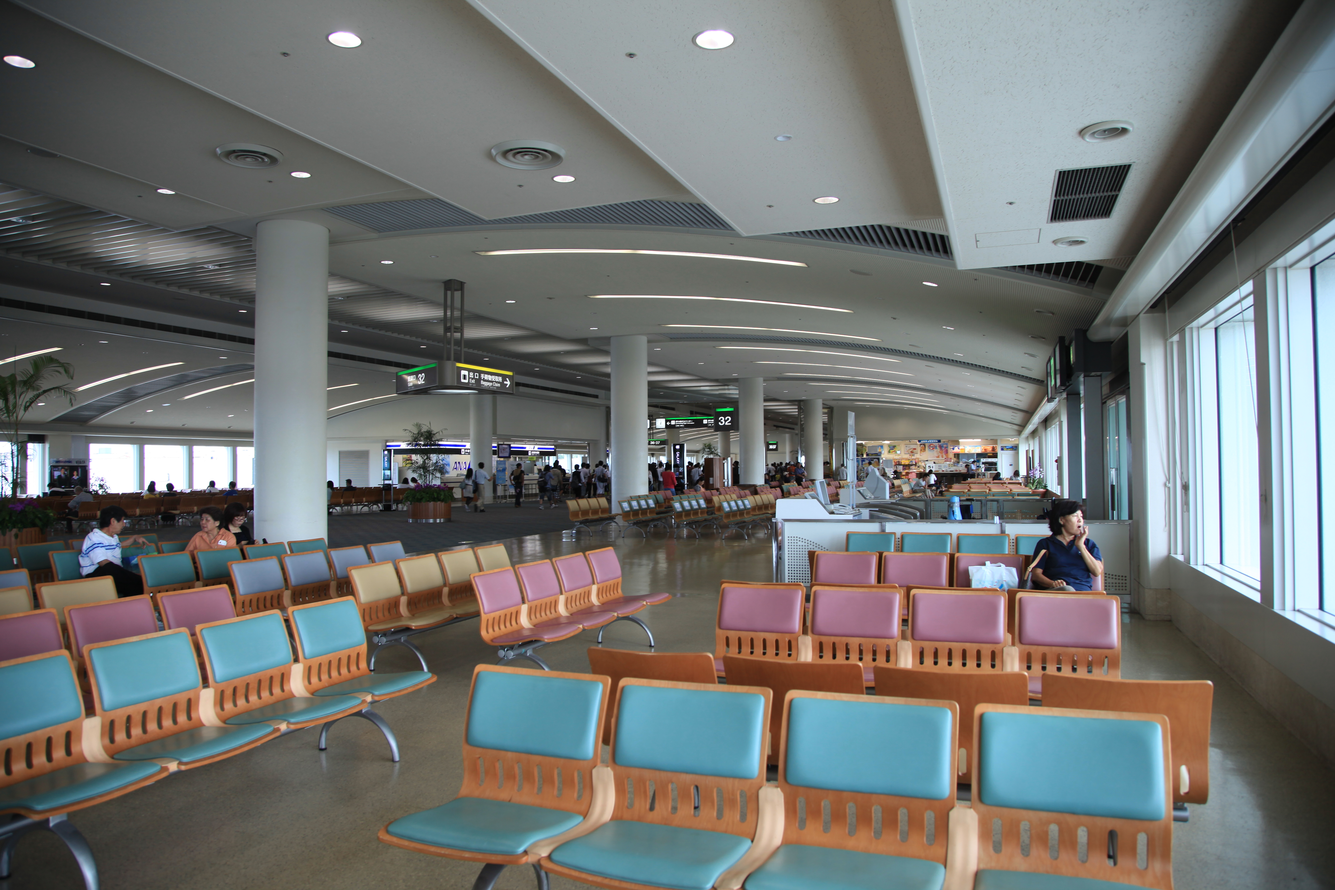 那覇空港待合室１