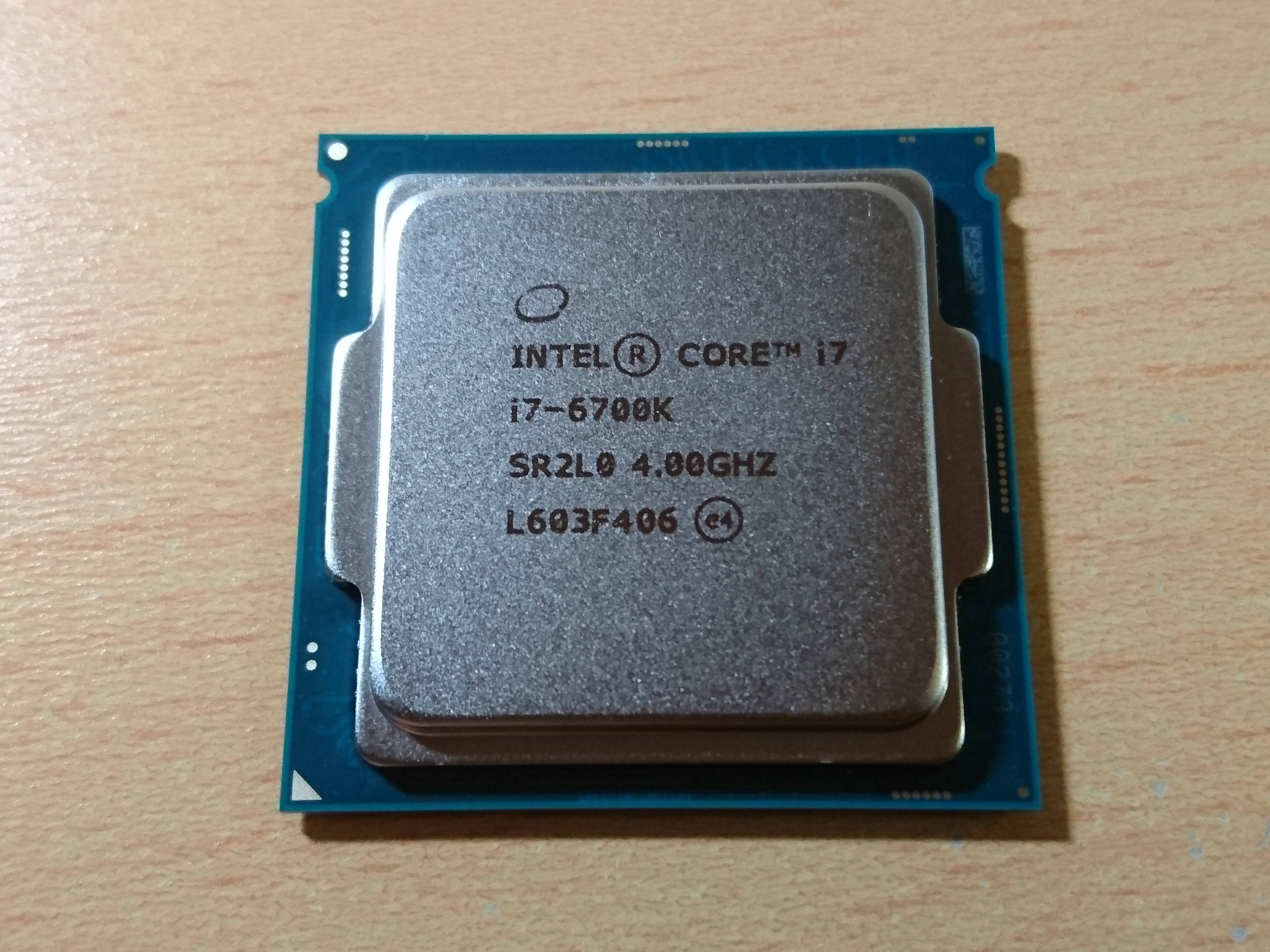 Corei7「6700K」の本体３