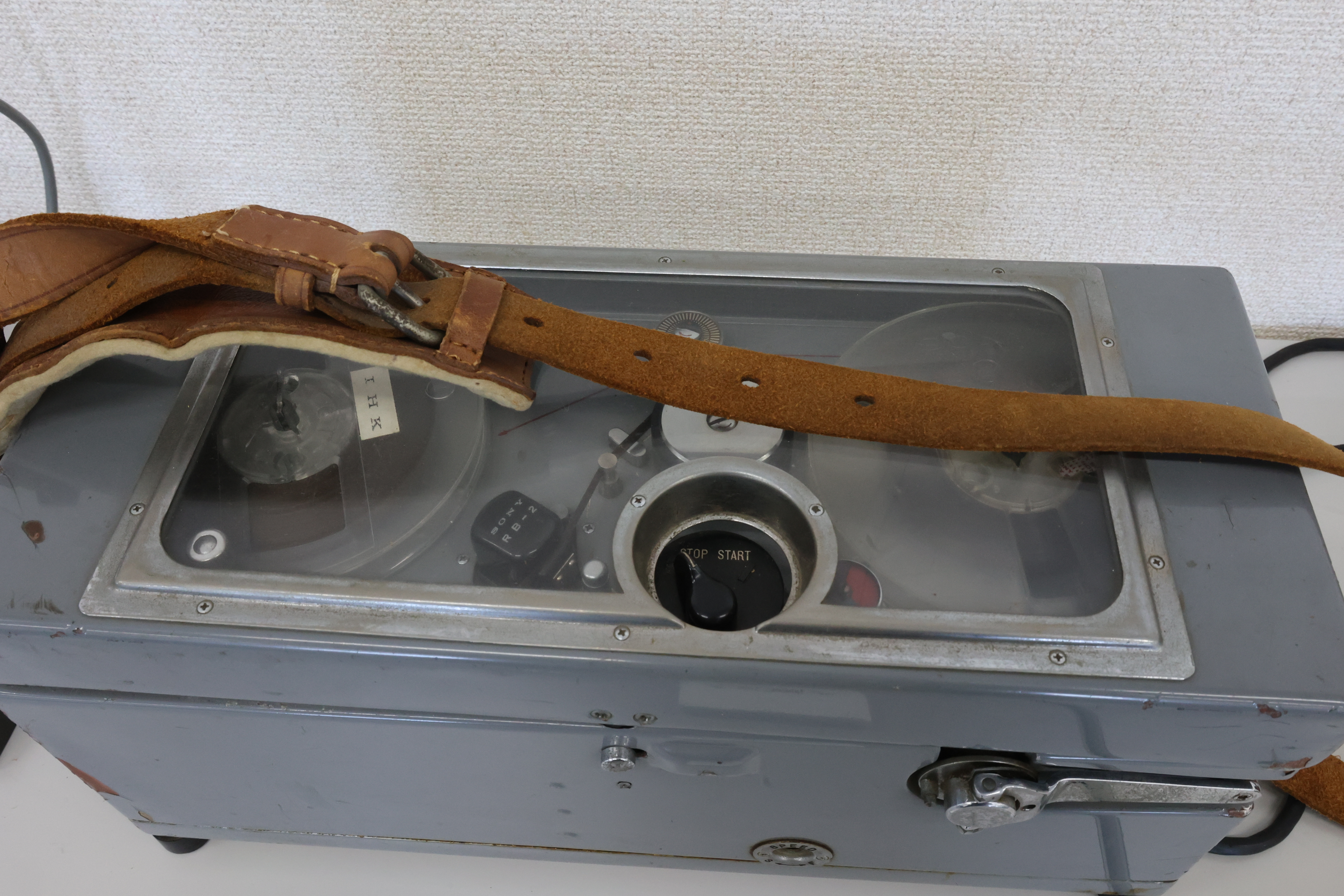 オープンテープレコーダー、SONY「M-5」（上から見る）