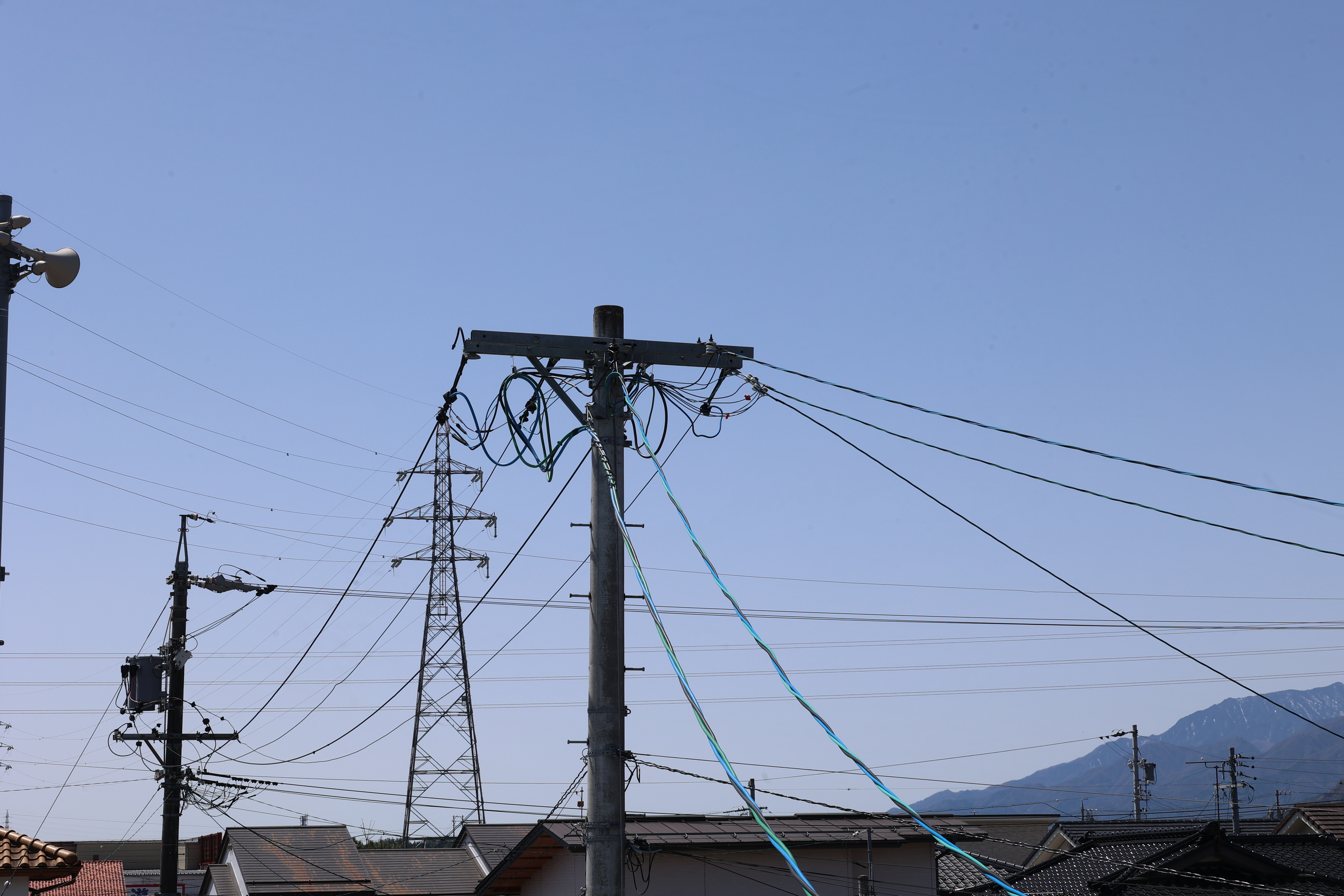 2系統の三相電力線引き入れ 2系統の三相電力線引き入れ