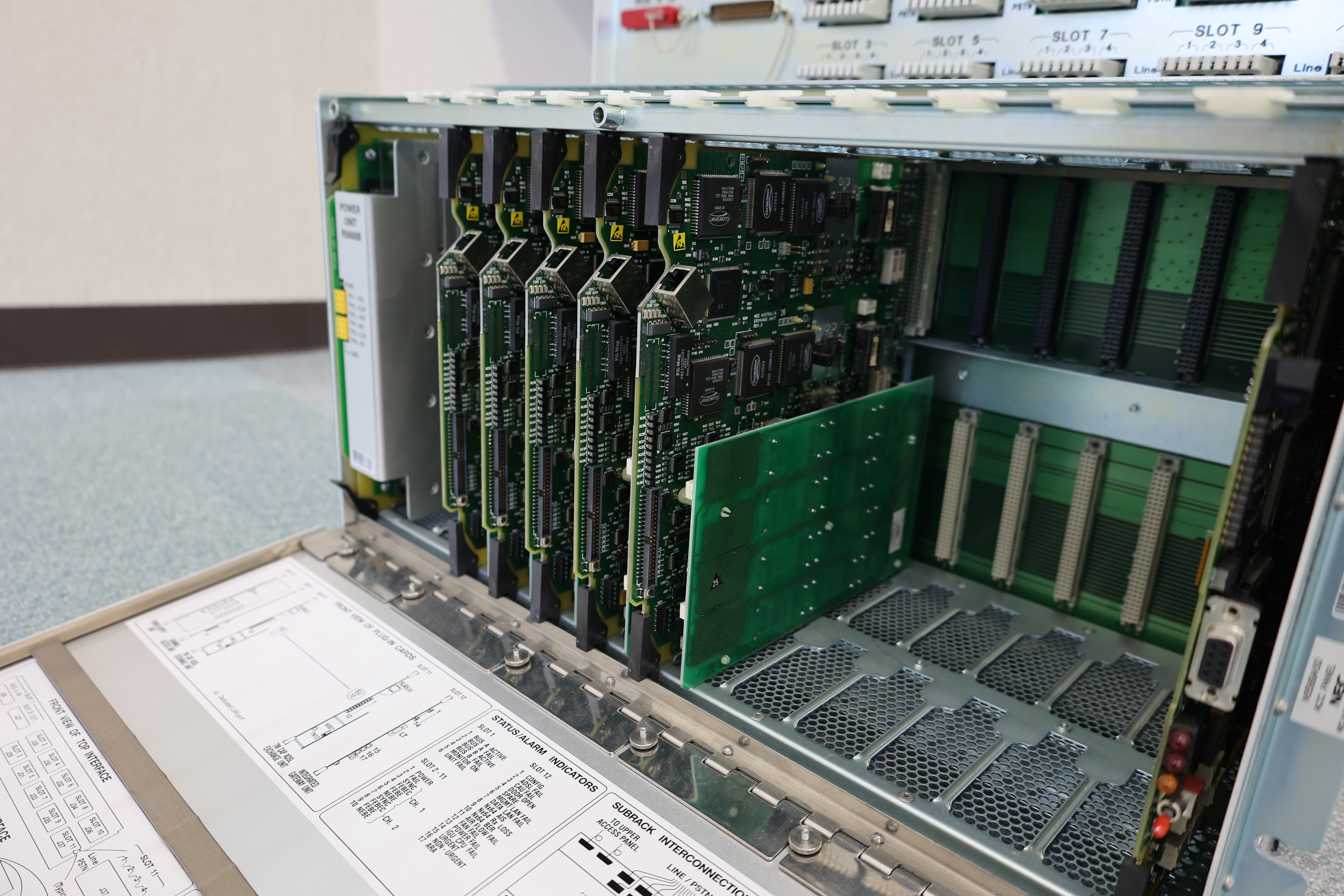 NEC製のADSLモデム（局舎側、基板）