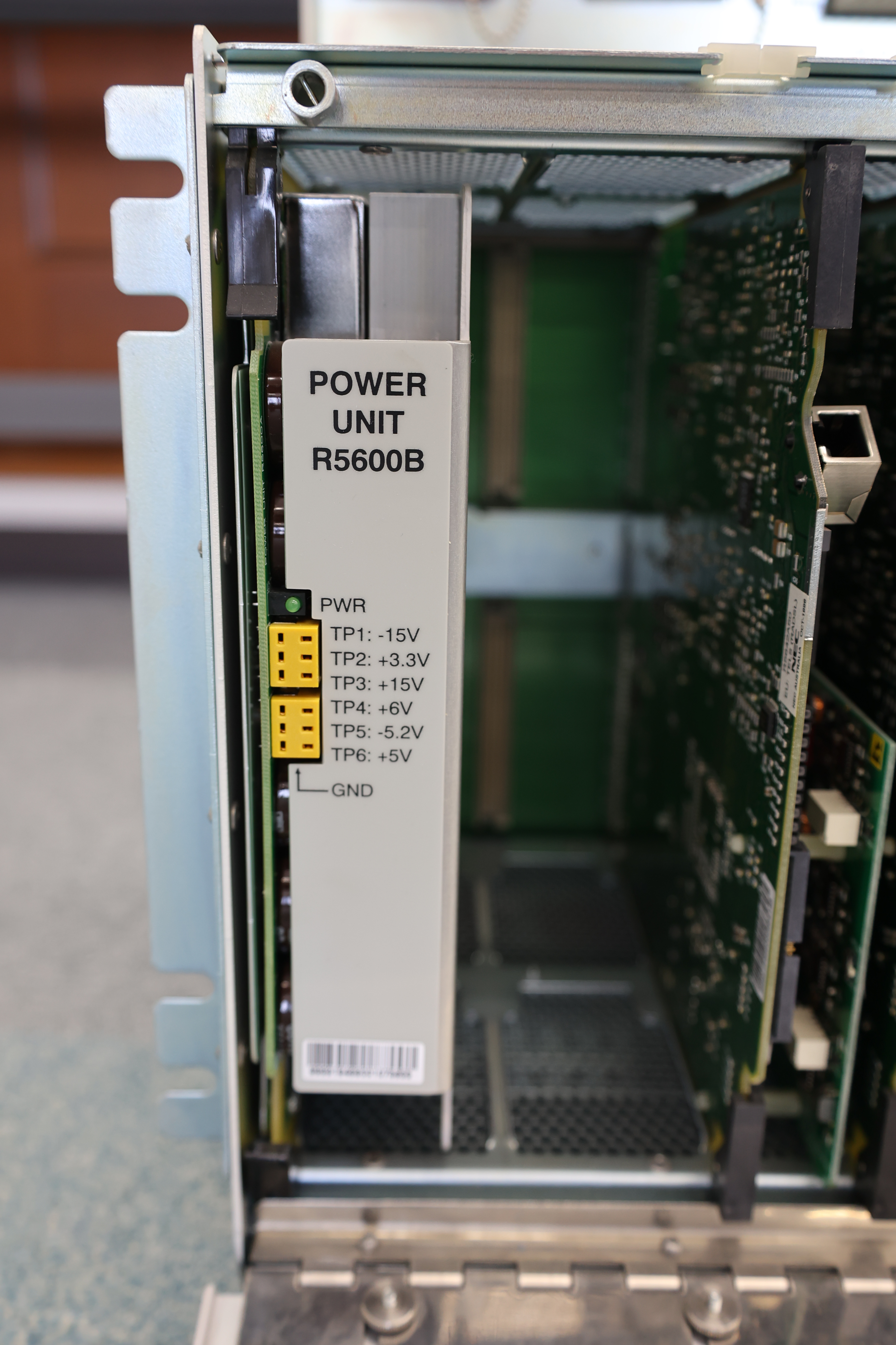 NEC製のADSLモデム（局舎側、電力ユニット）