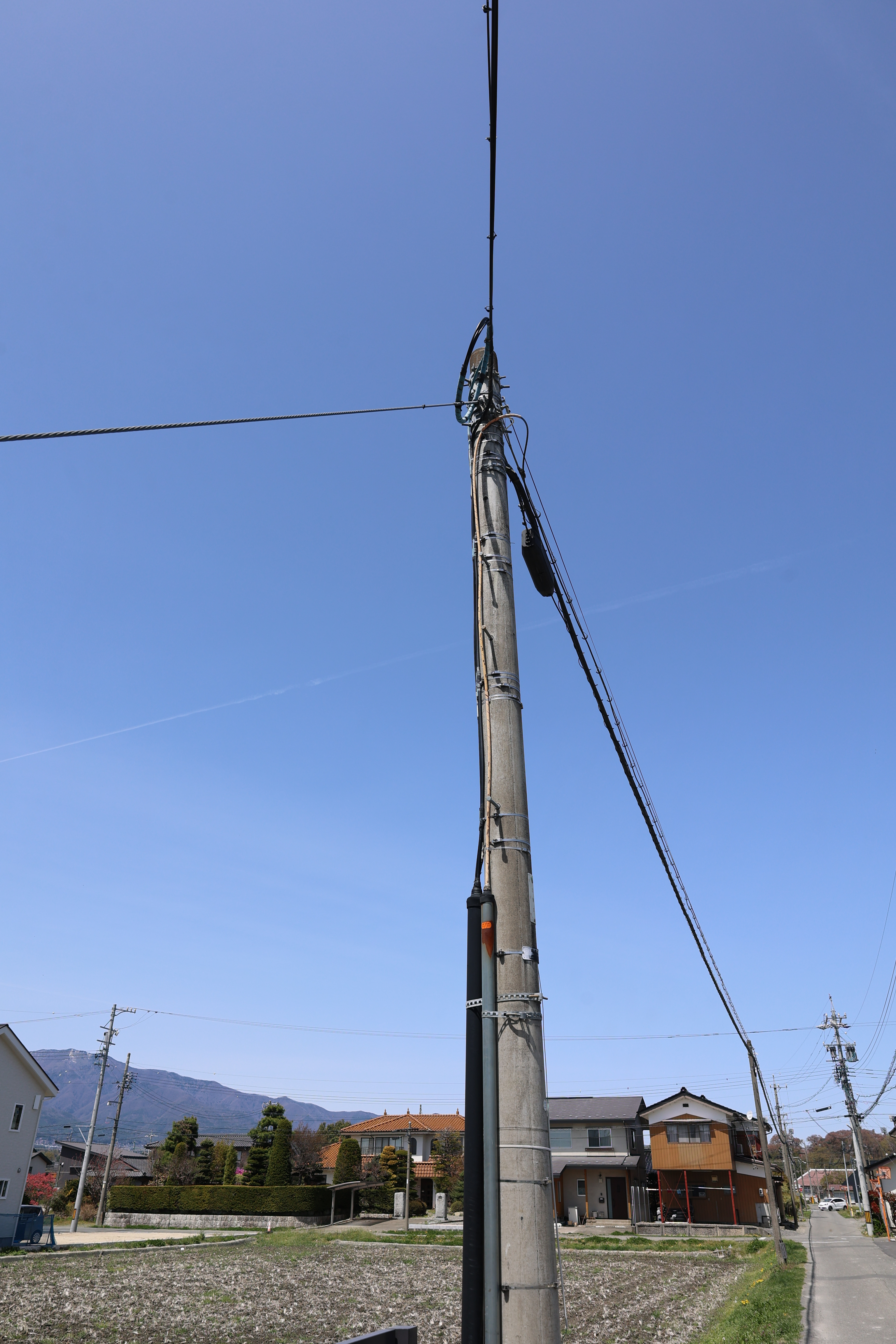 光ファイバー引き込みの電柱２