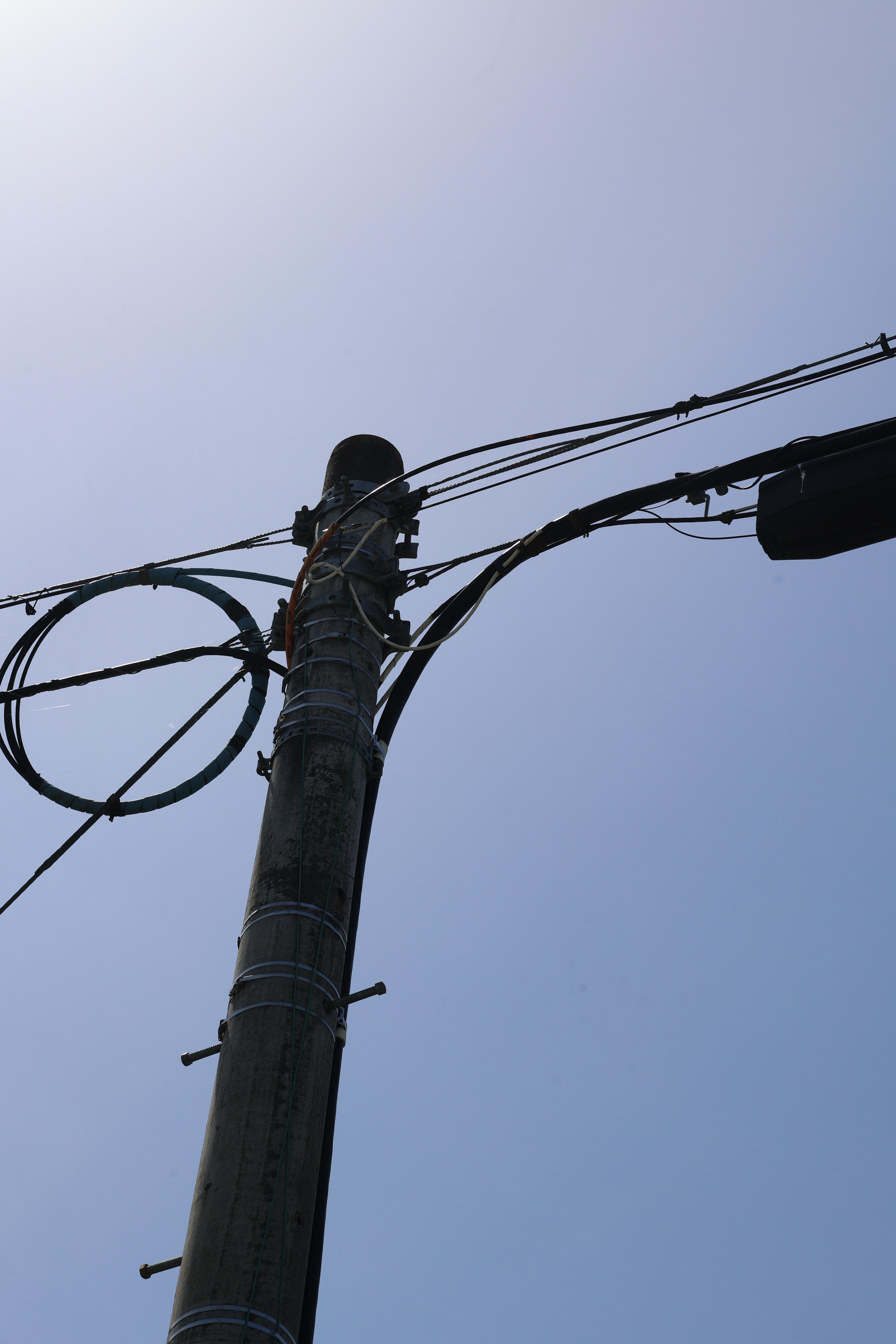 光ファイバー引き込みの電柱５（拡大）