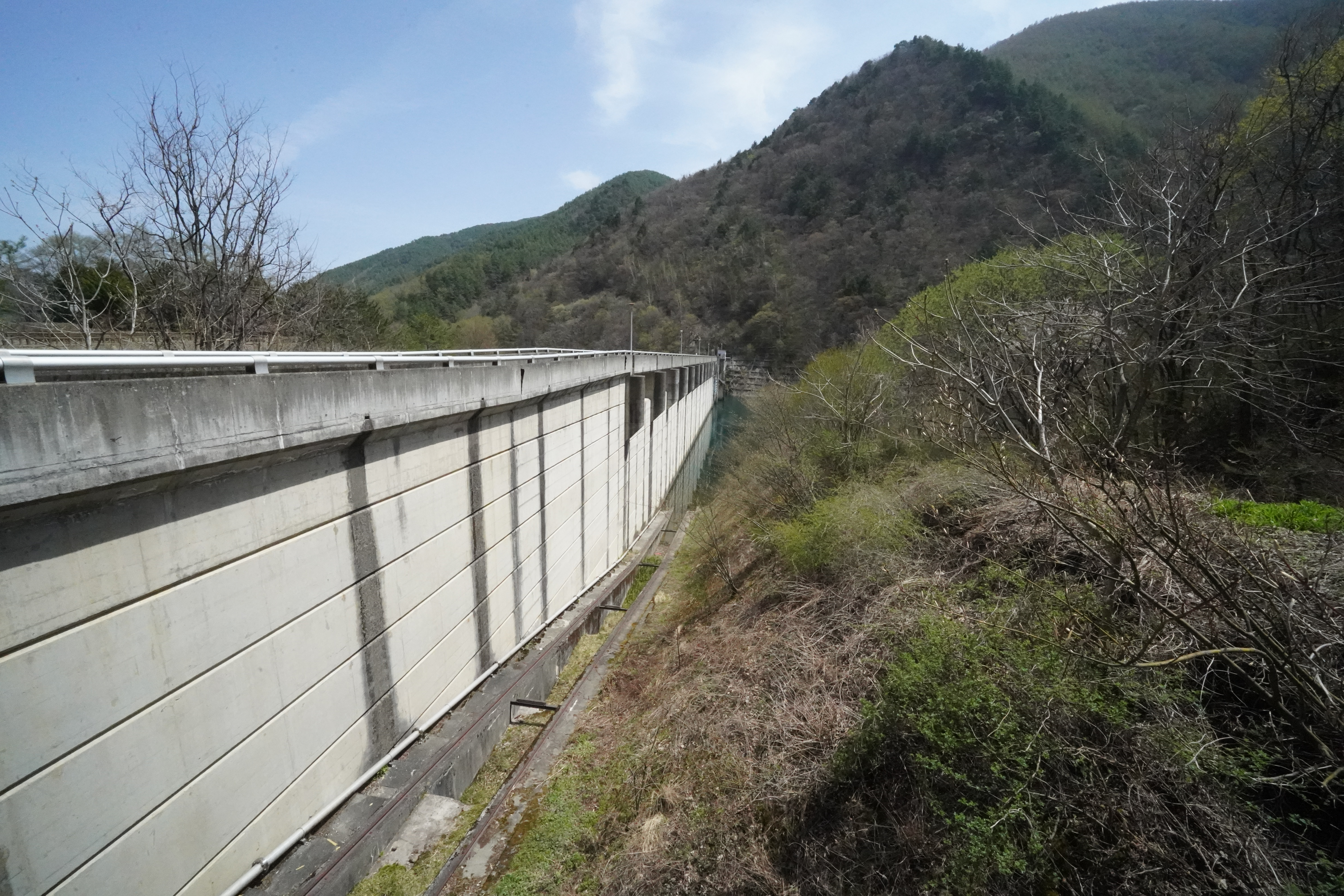 横川ダムの上側