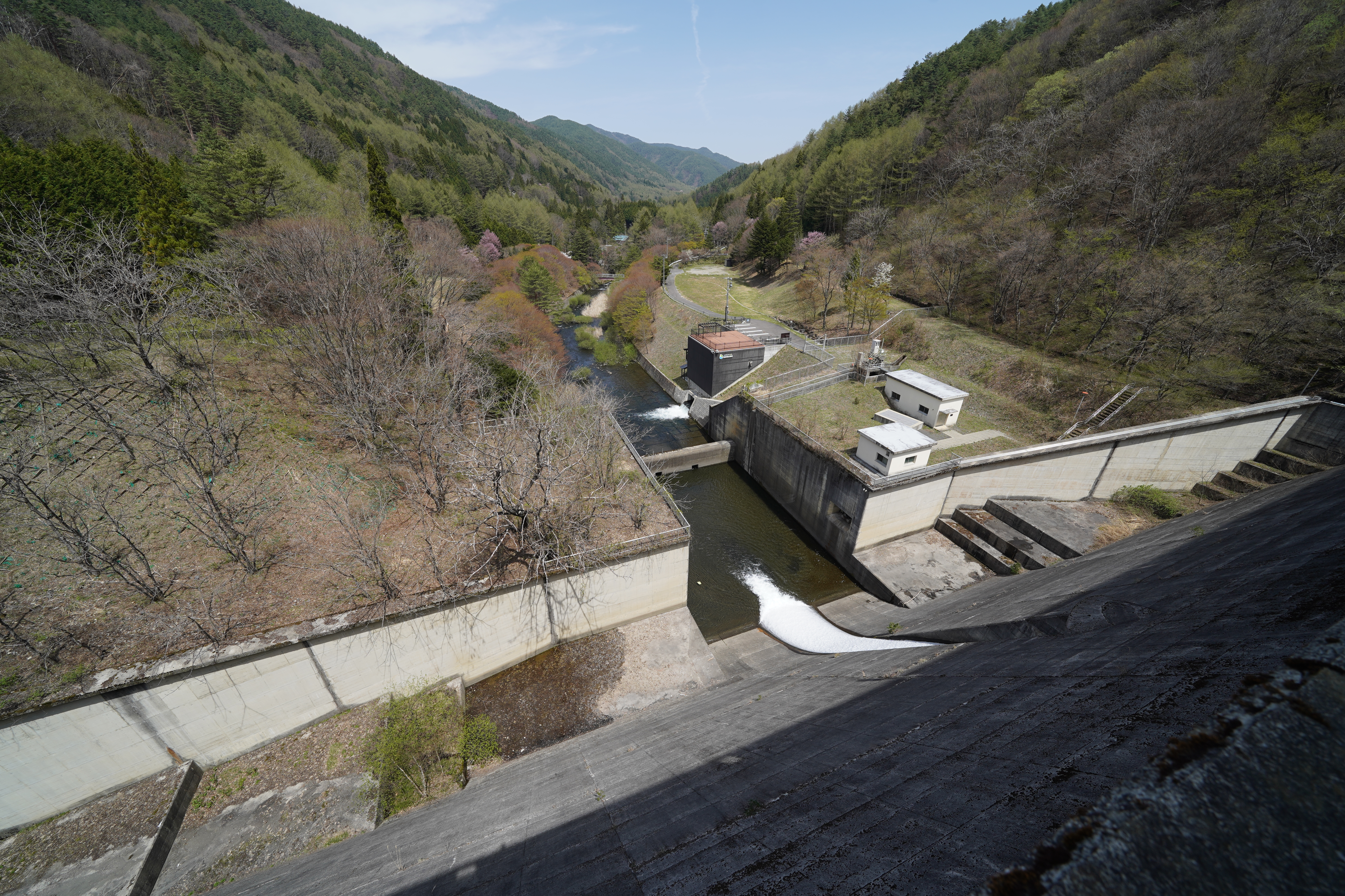 ダム出口