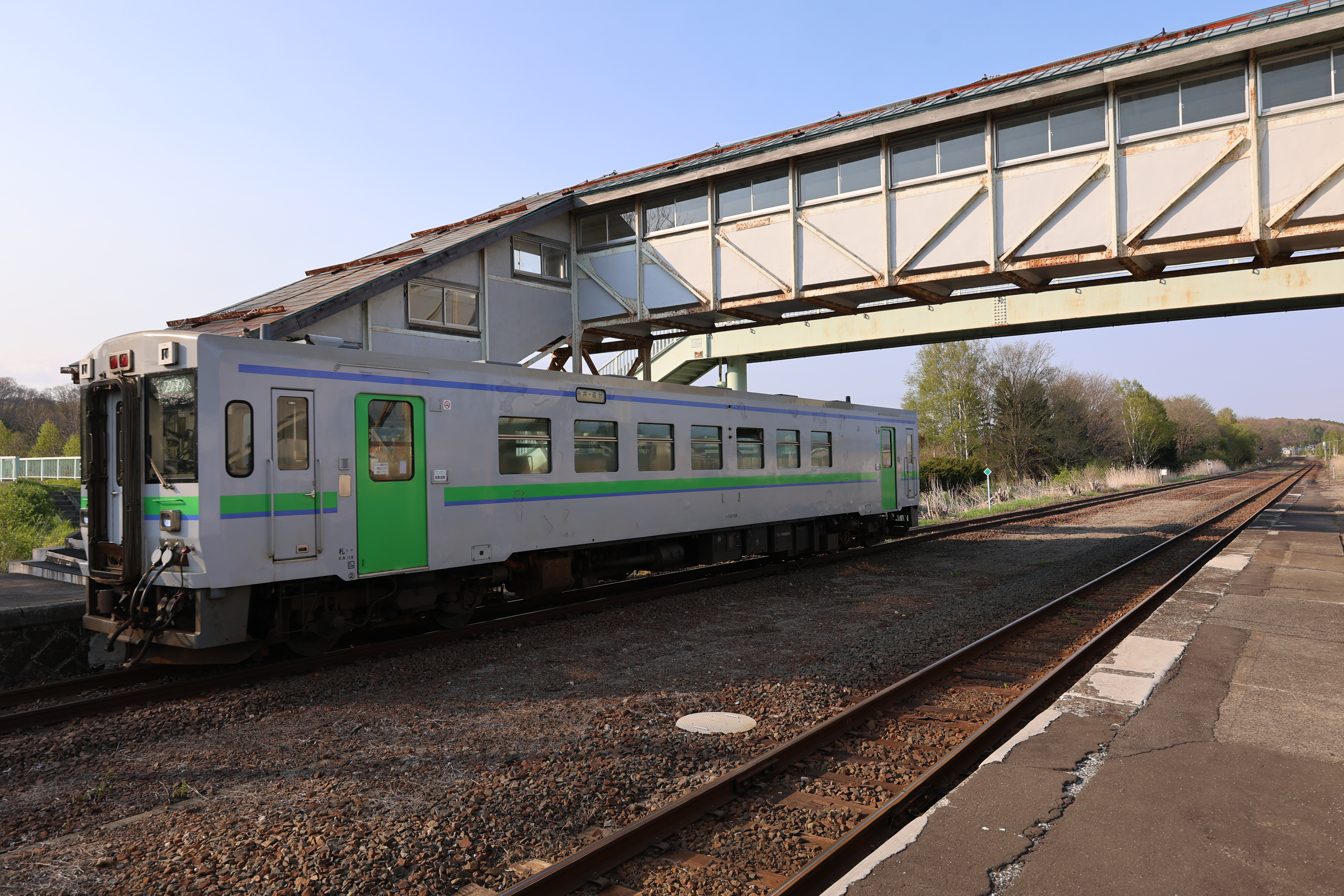 追分行きの車両が停車する 追分行きの車両が停車する
