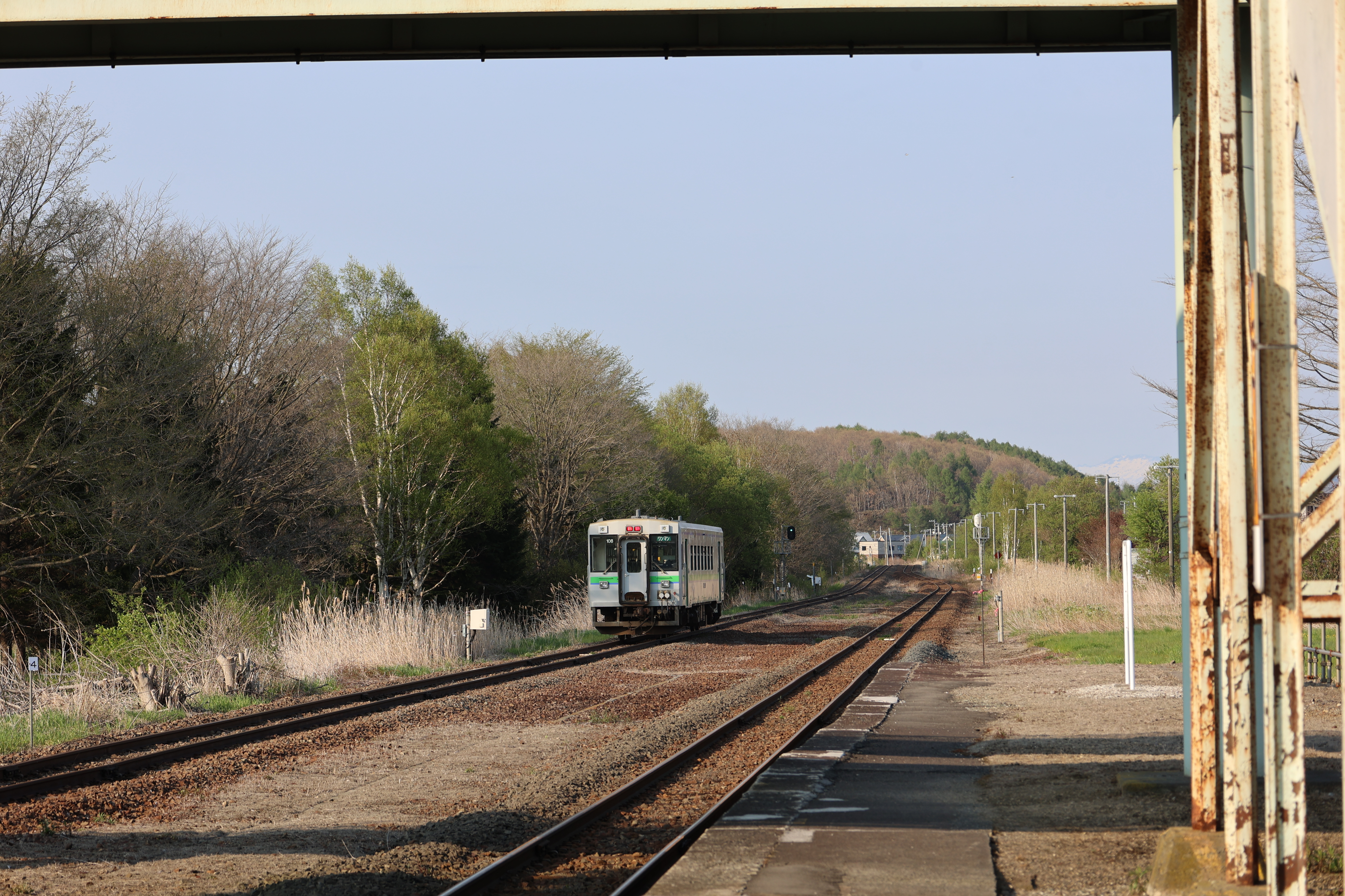 追分行きの車両が去る 追分行きの車両が去る