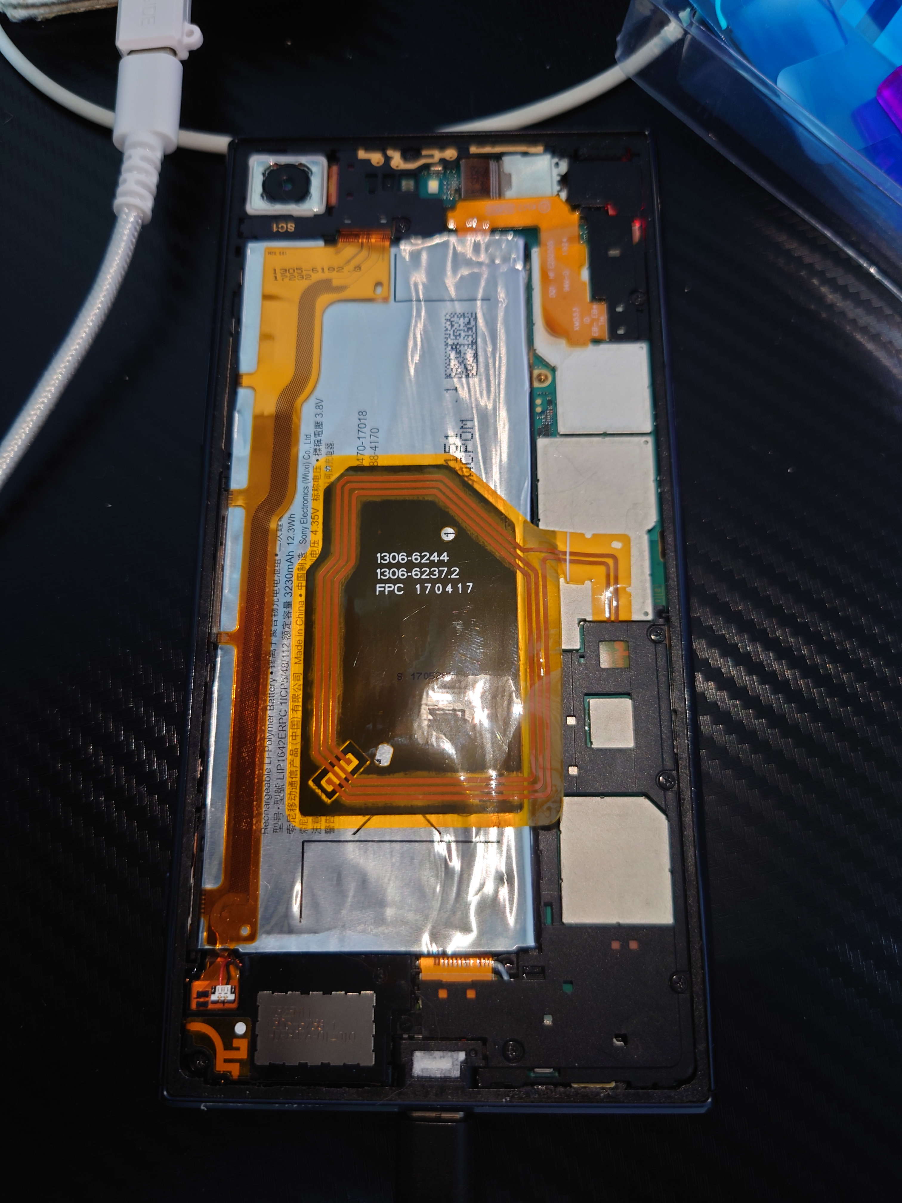 新しいバッテリーを装着して組み上げる