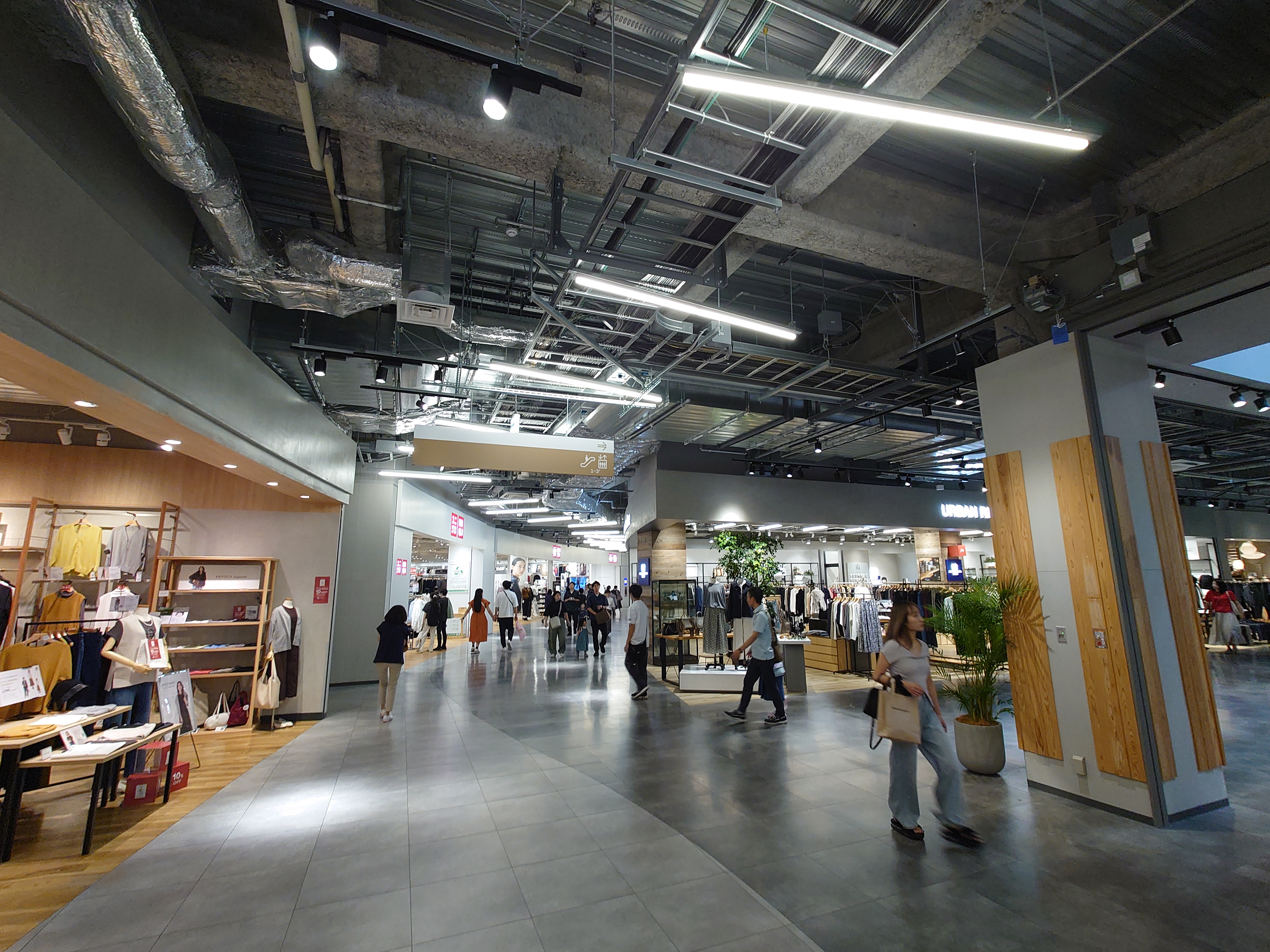 ソラトス店内２