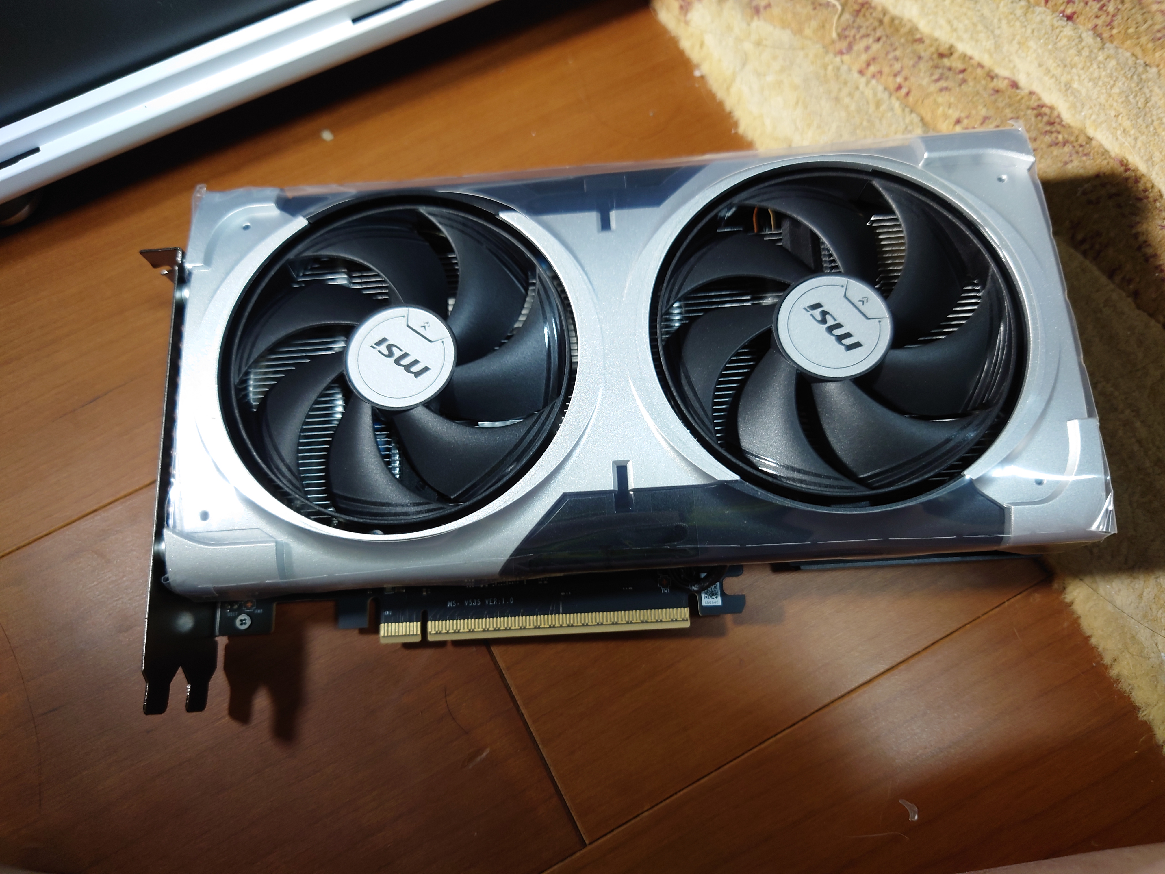 MSI「GeForce5060Ti16GB」表側