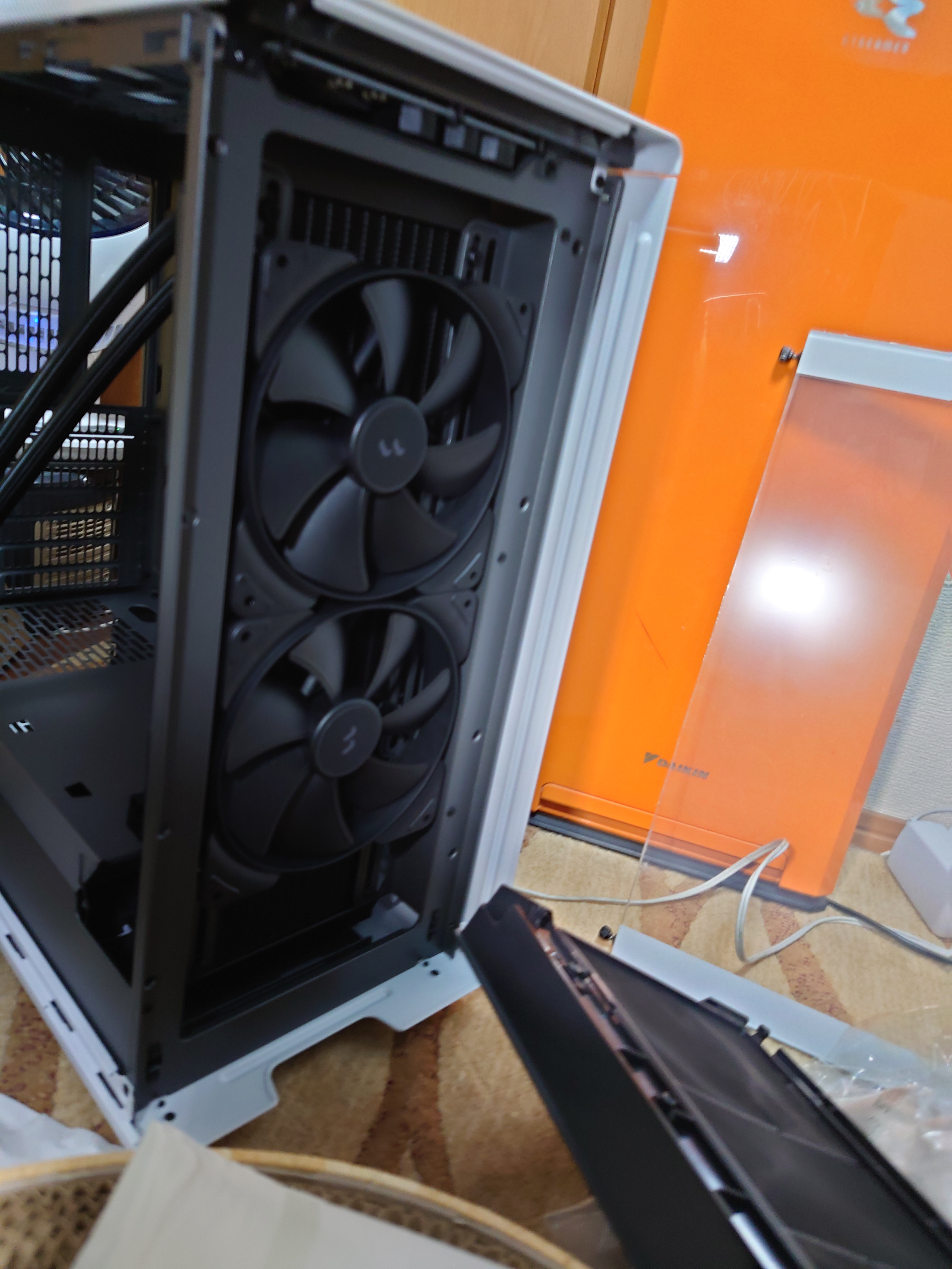 フロントの大型ファン