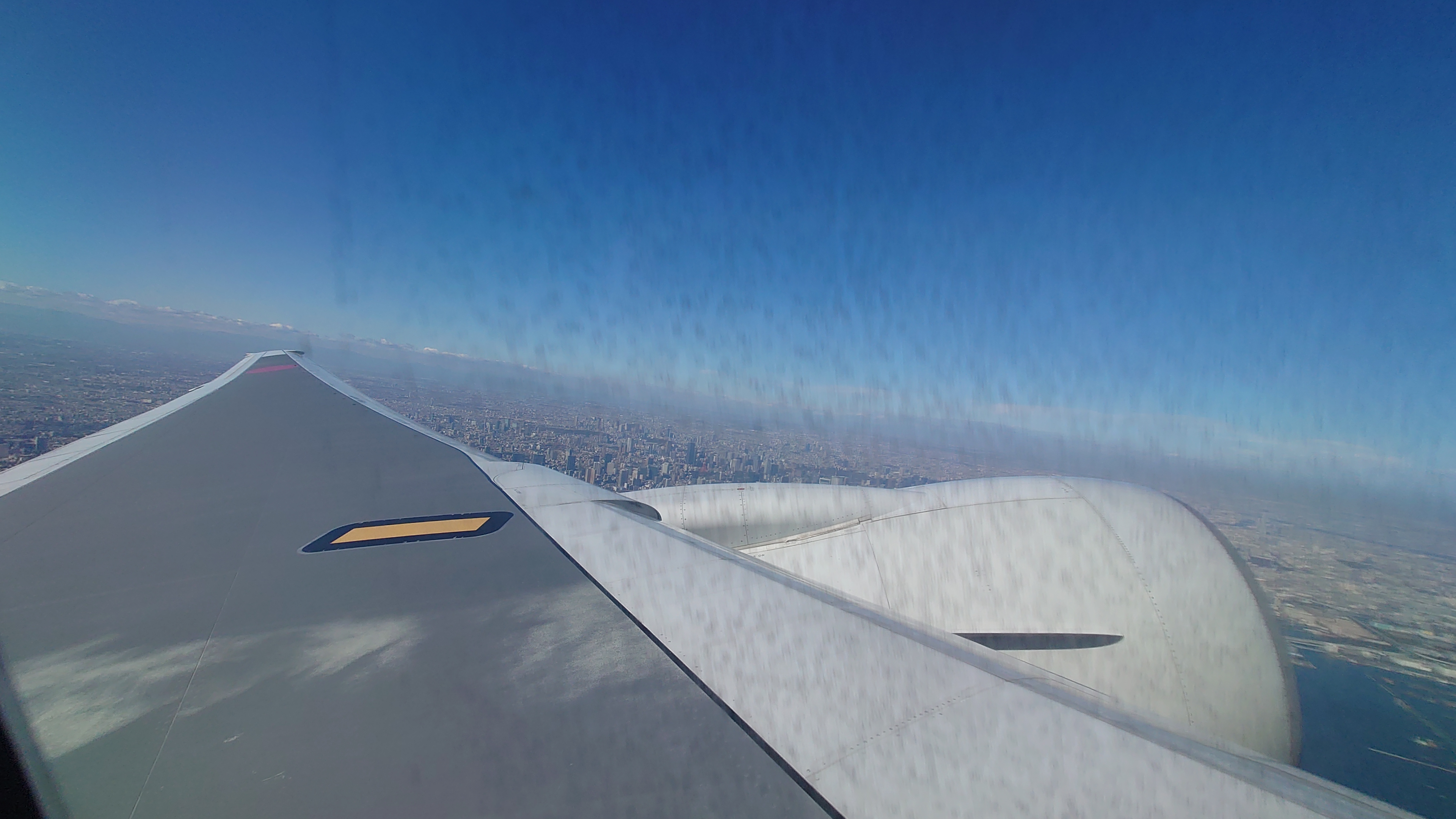 都心上空を離陸する