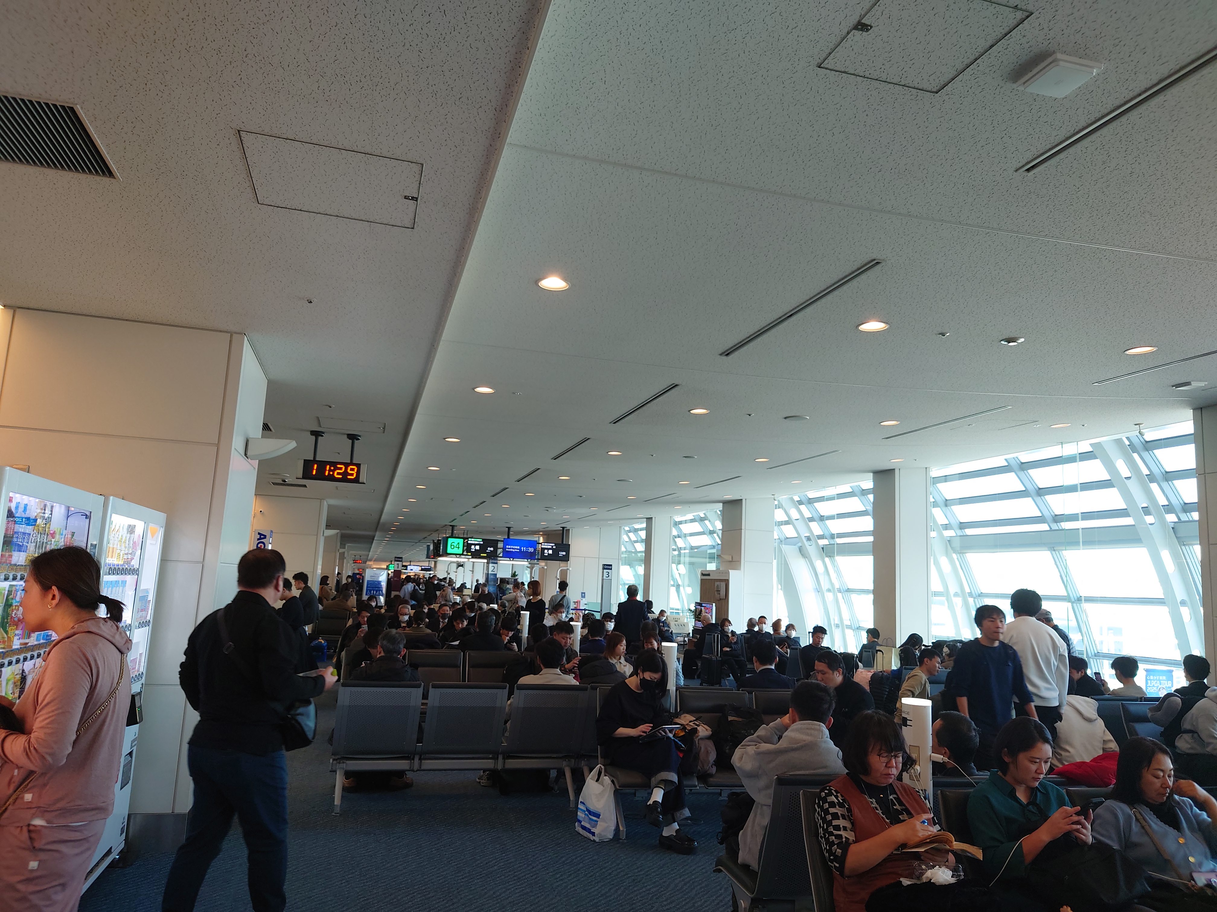 64番ゲート付近の混雑