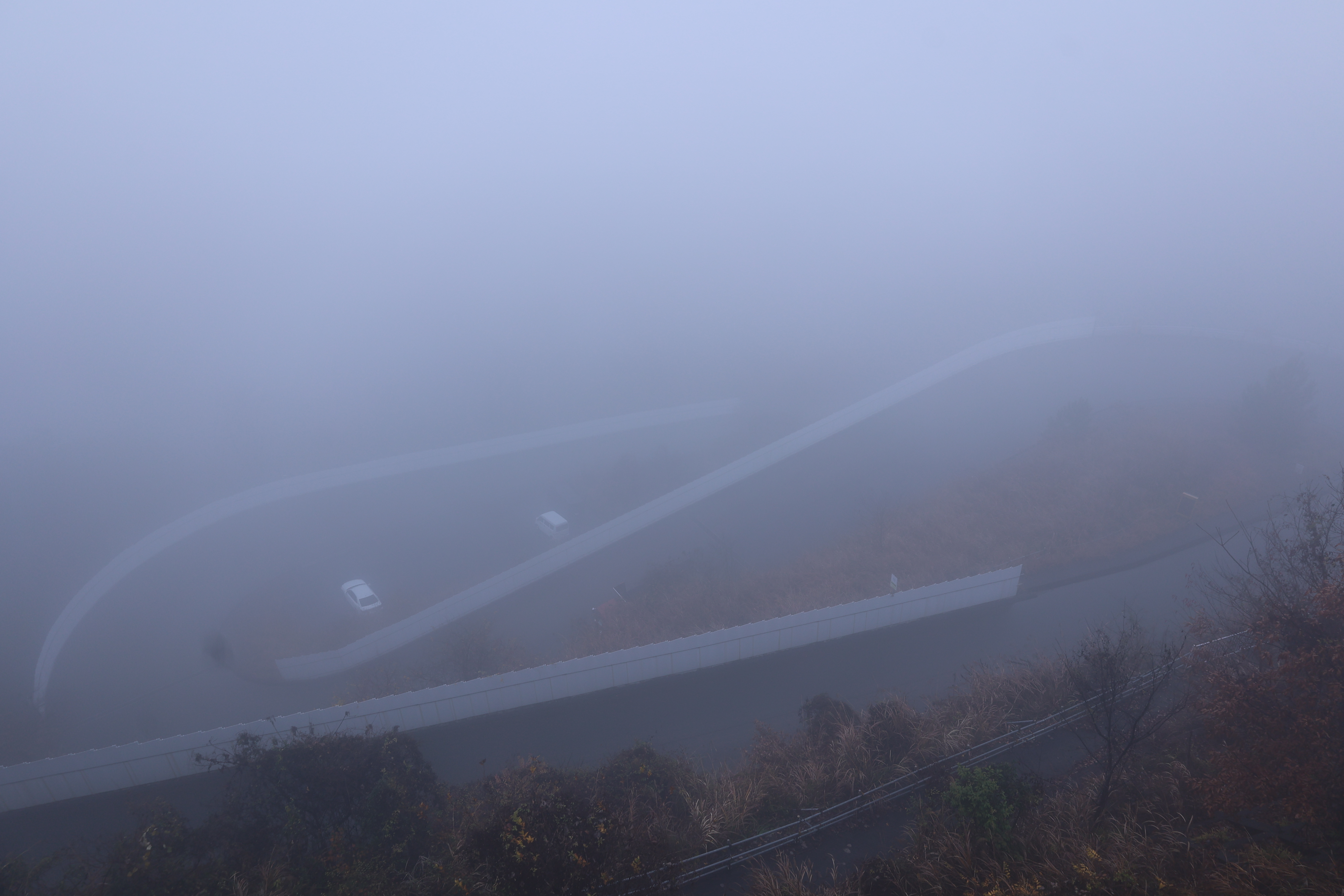 ダンプが下に降りる道