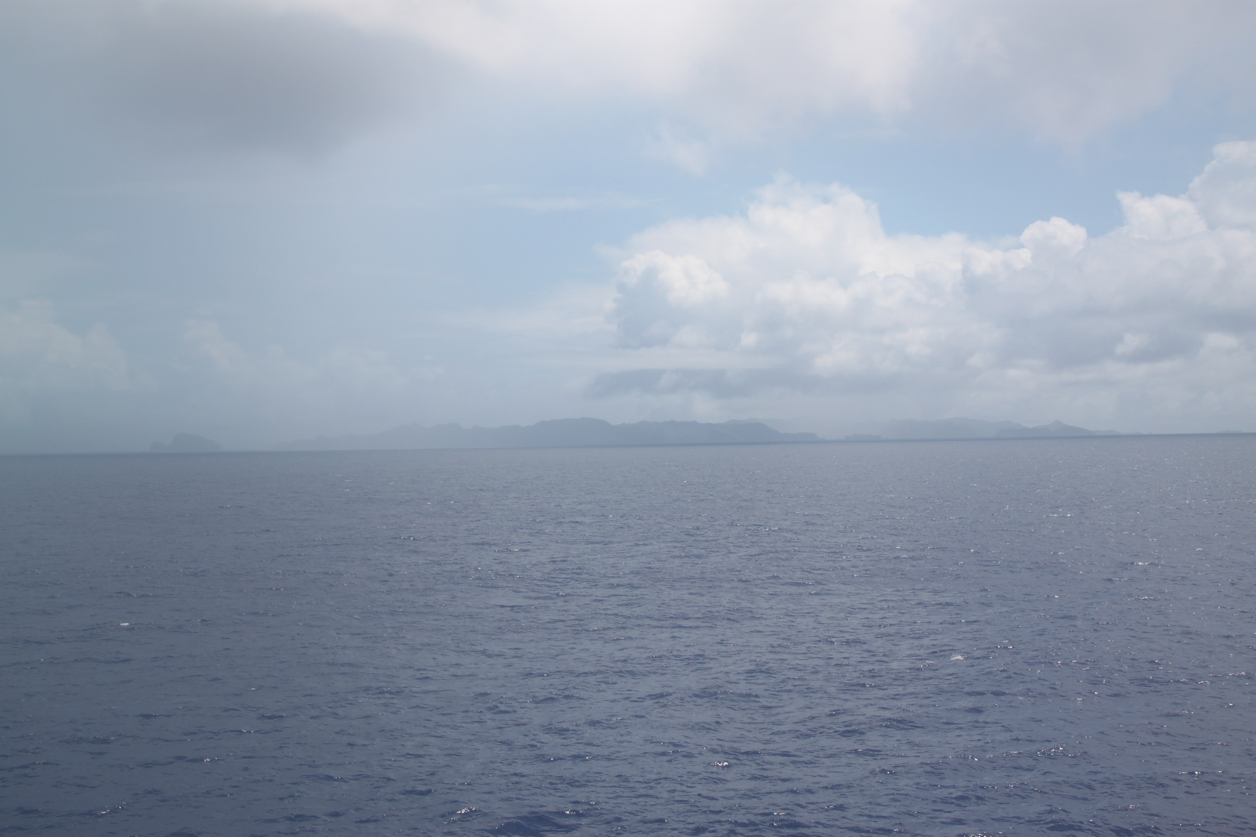 父島が見えてくる１