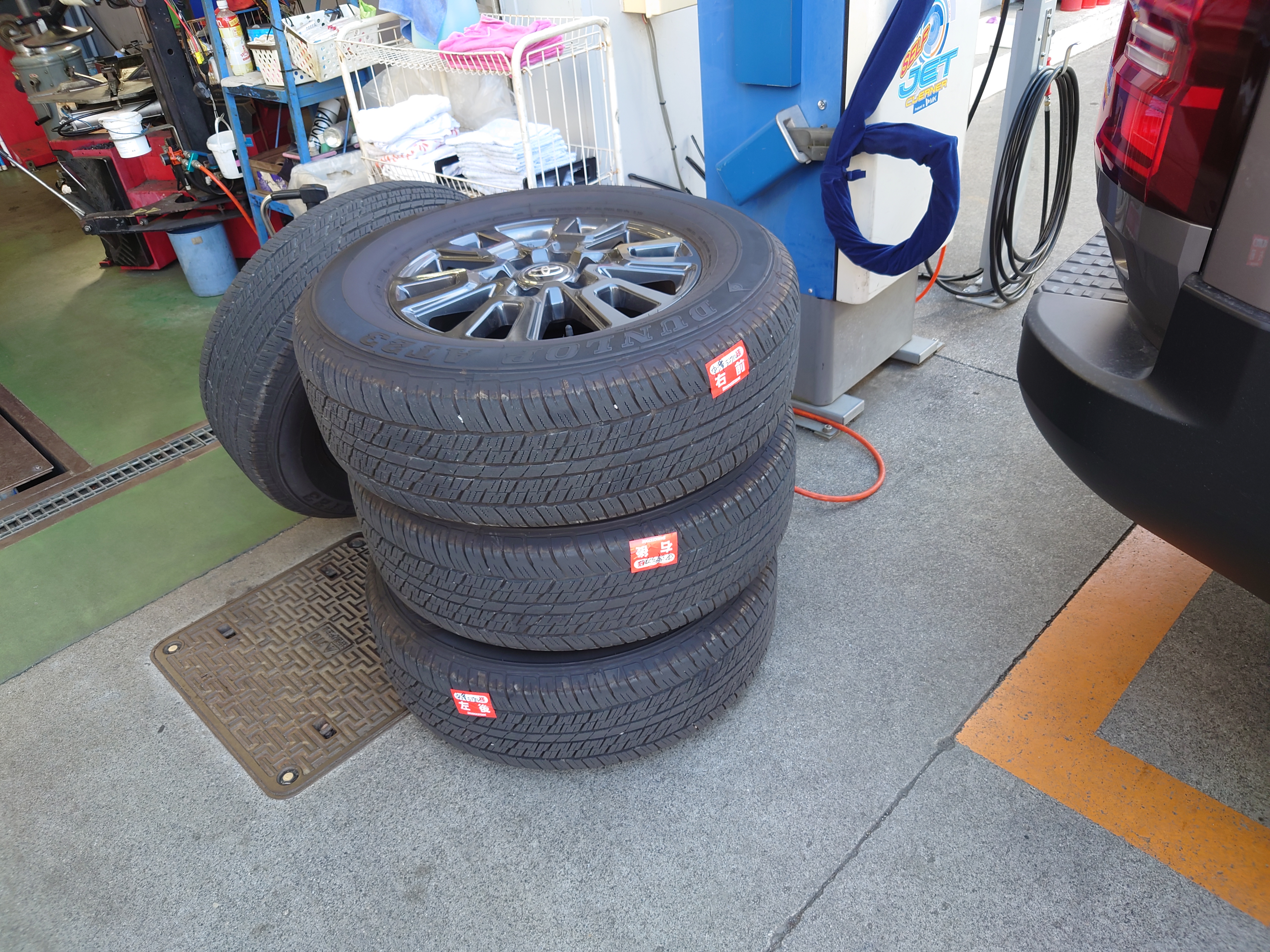 置き場所がないので倉庫で預かってもらう 置き場所がないので倉庫で預かってもらう