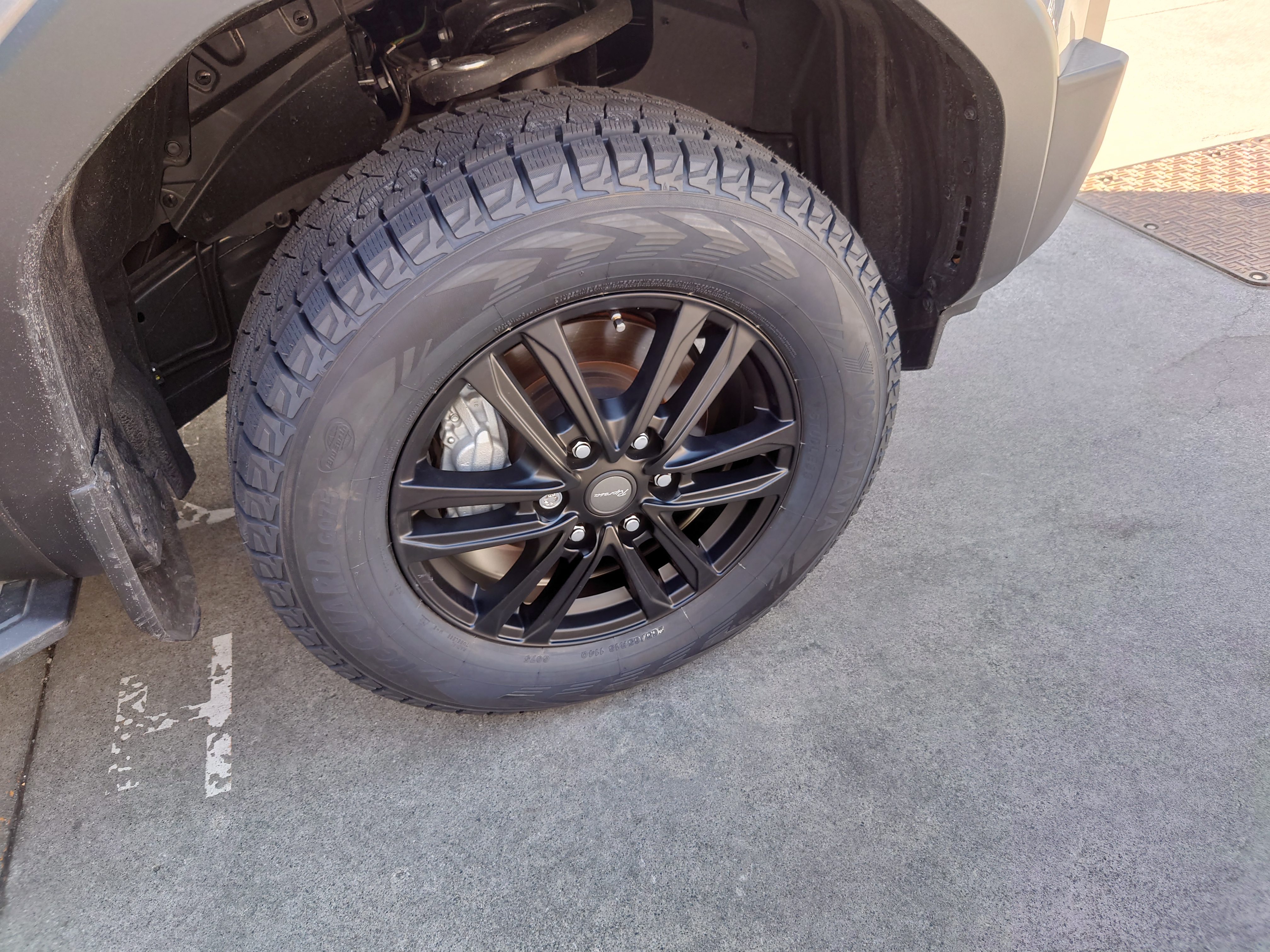 水の深いスタッドレスタイヤ 水の深いスタッドレスタイヤ