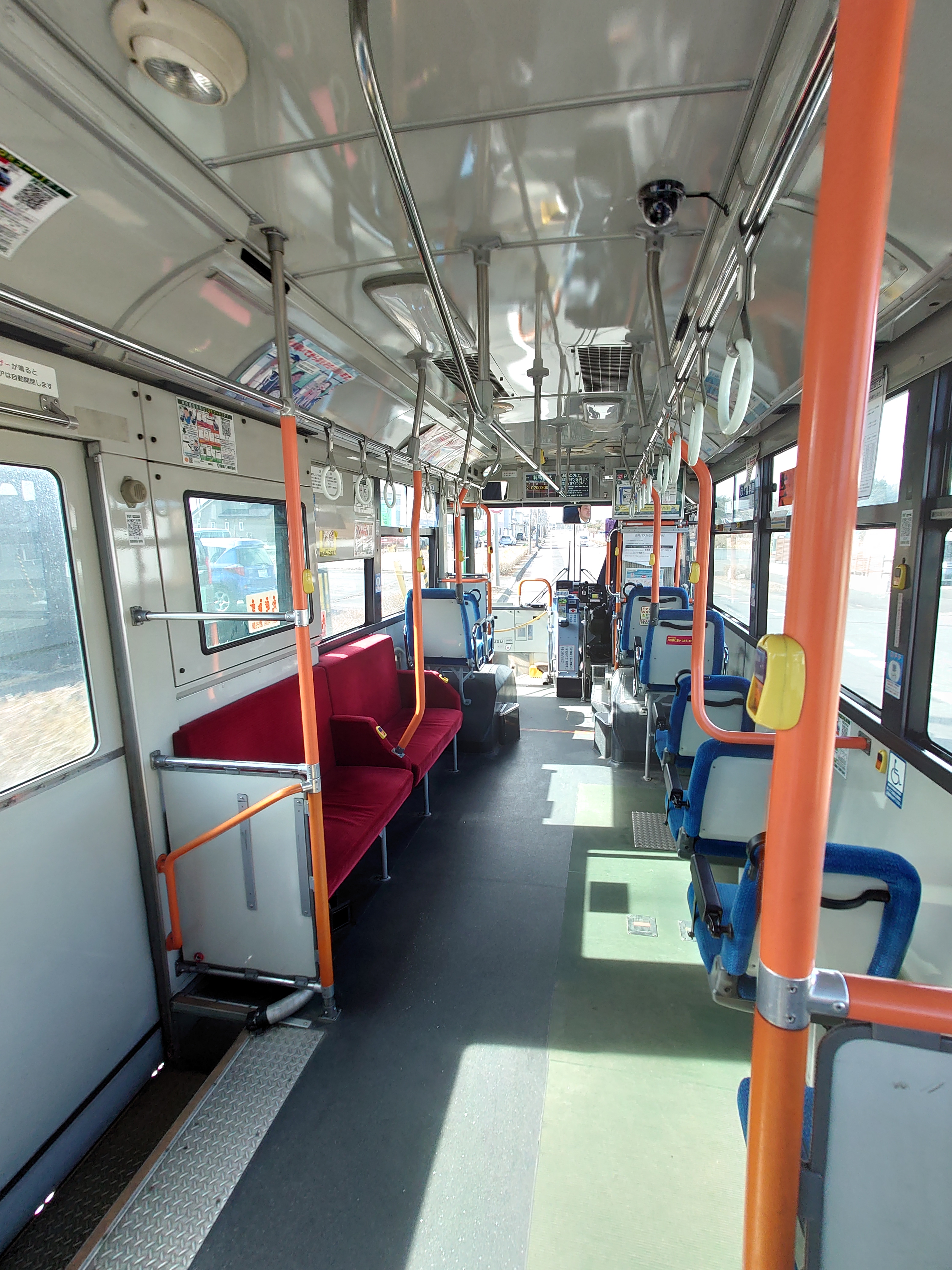 前方座席は、誰もいない