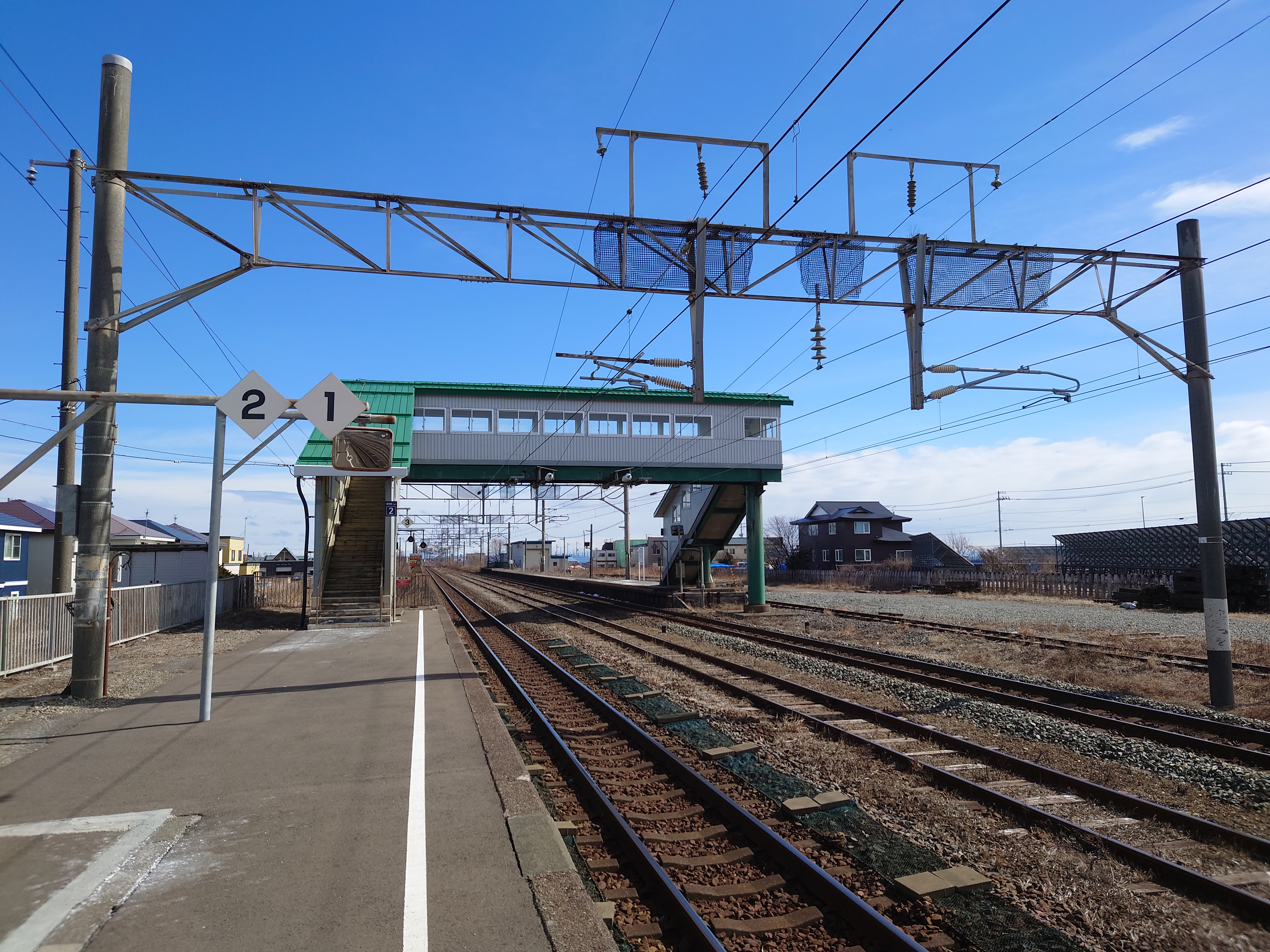 錦岡駅の乗り場（札幌方面）
