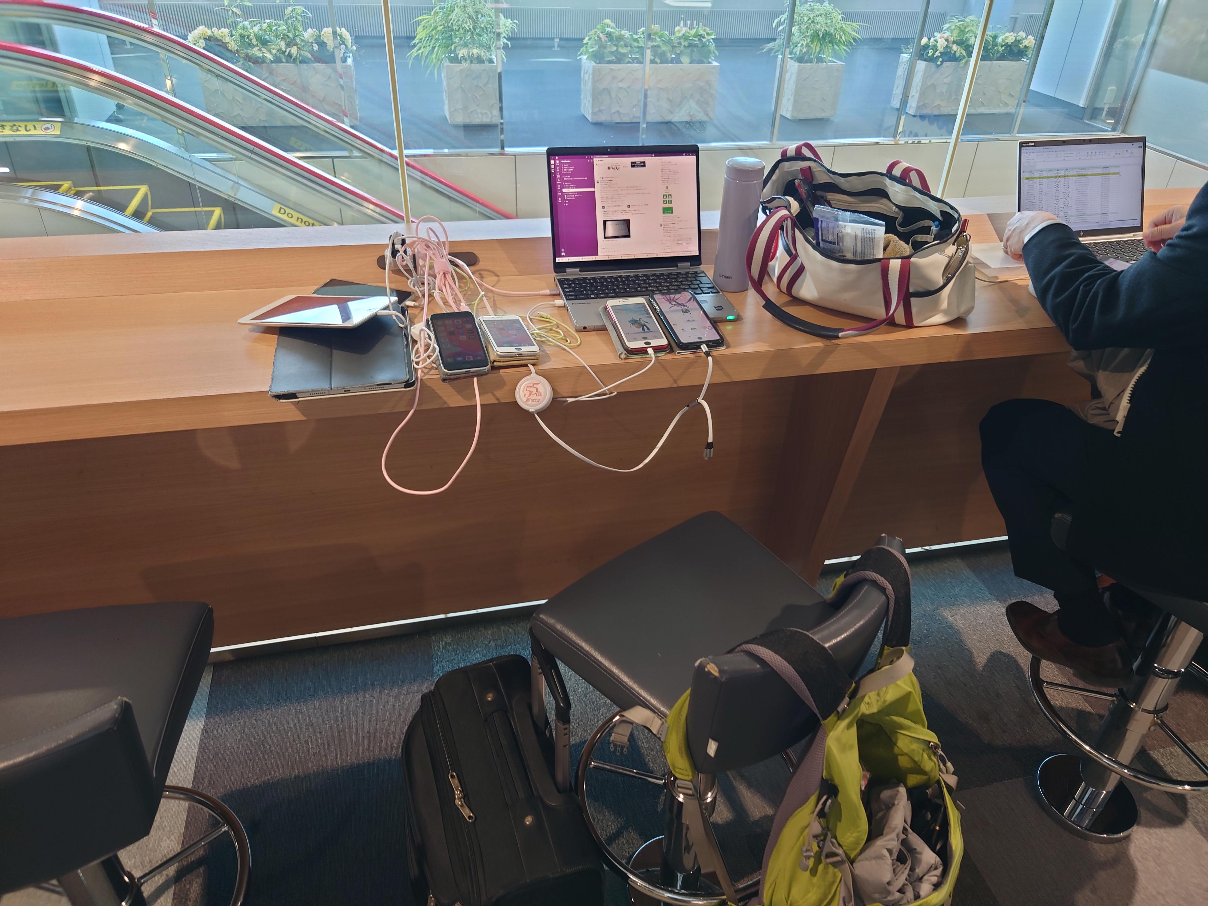 モバイルバッテリー使用禁止につき、各デバイス充電する