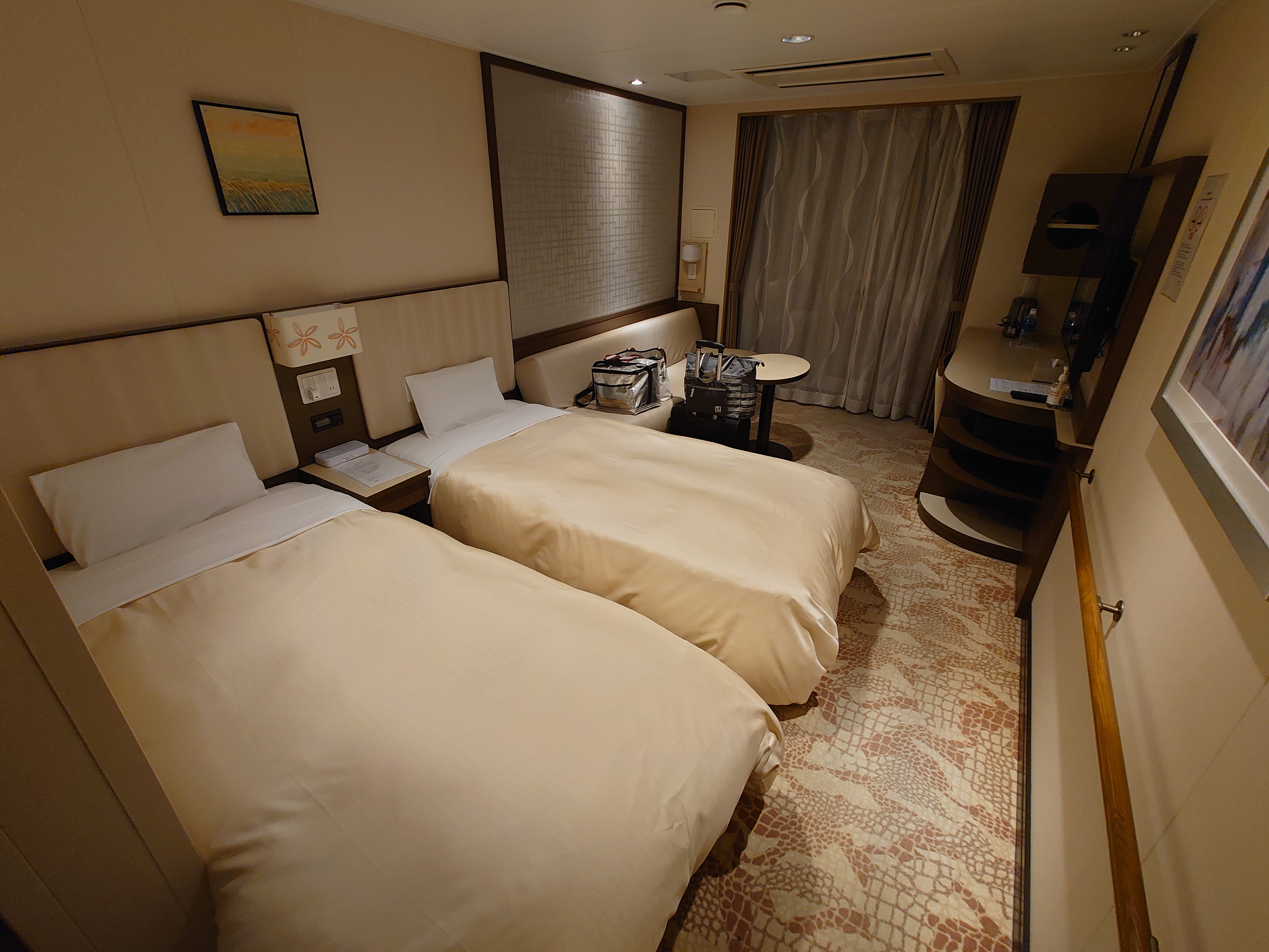 いつものビジネスホテルの様な客室 いつものビジネスホテルの様な客室