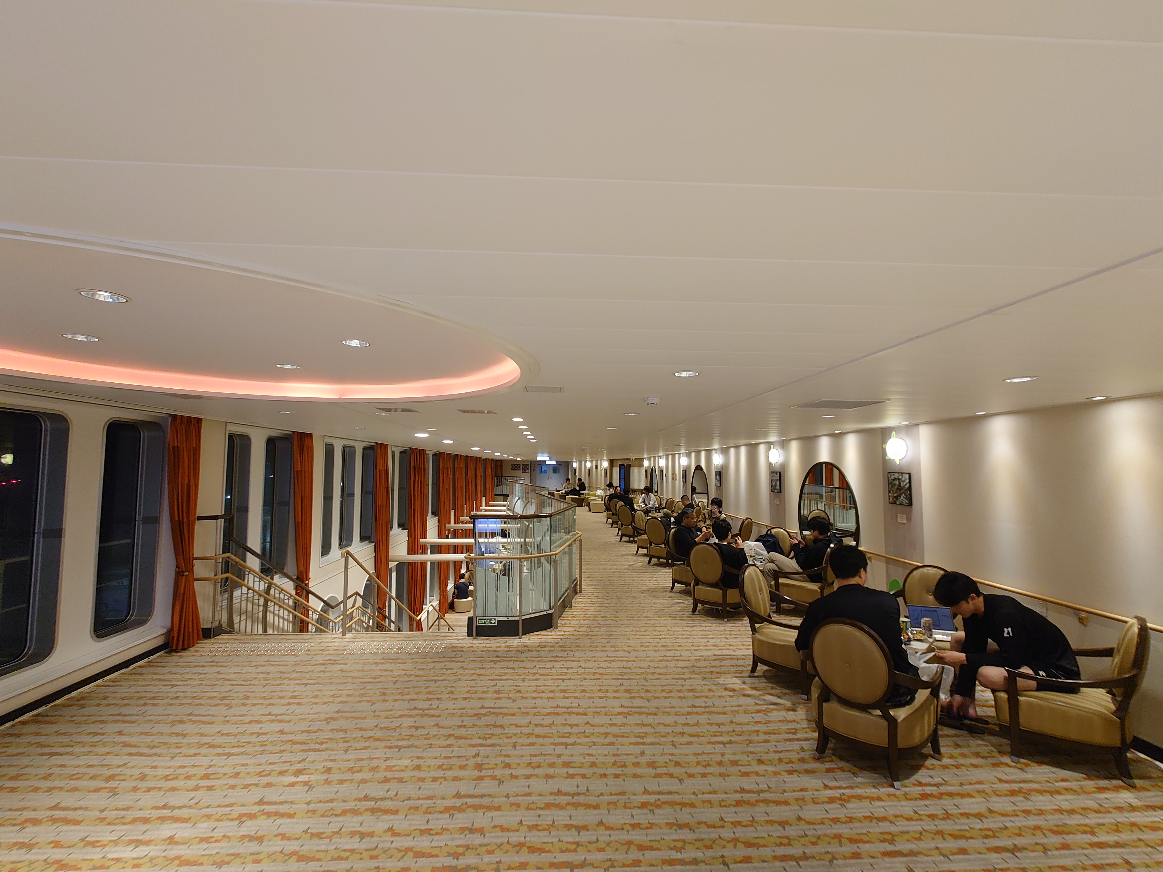 6階プロムナード 6階プロムナード