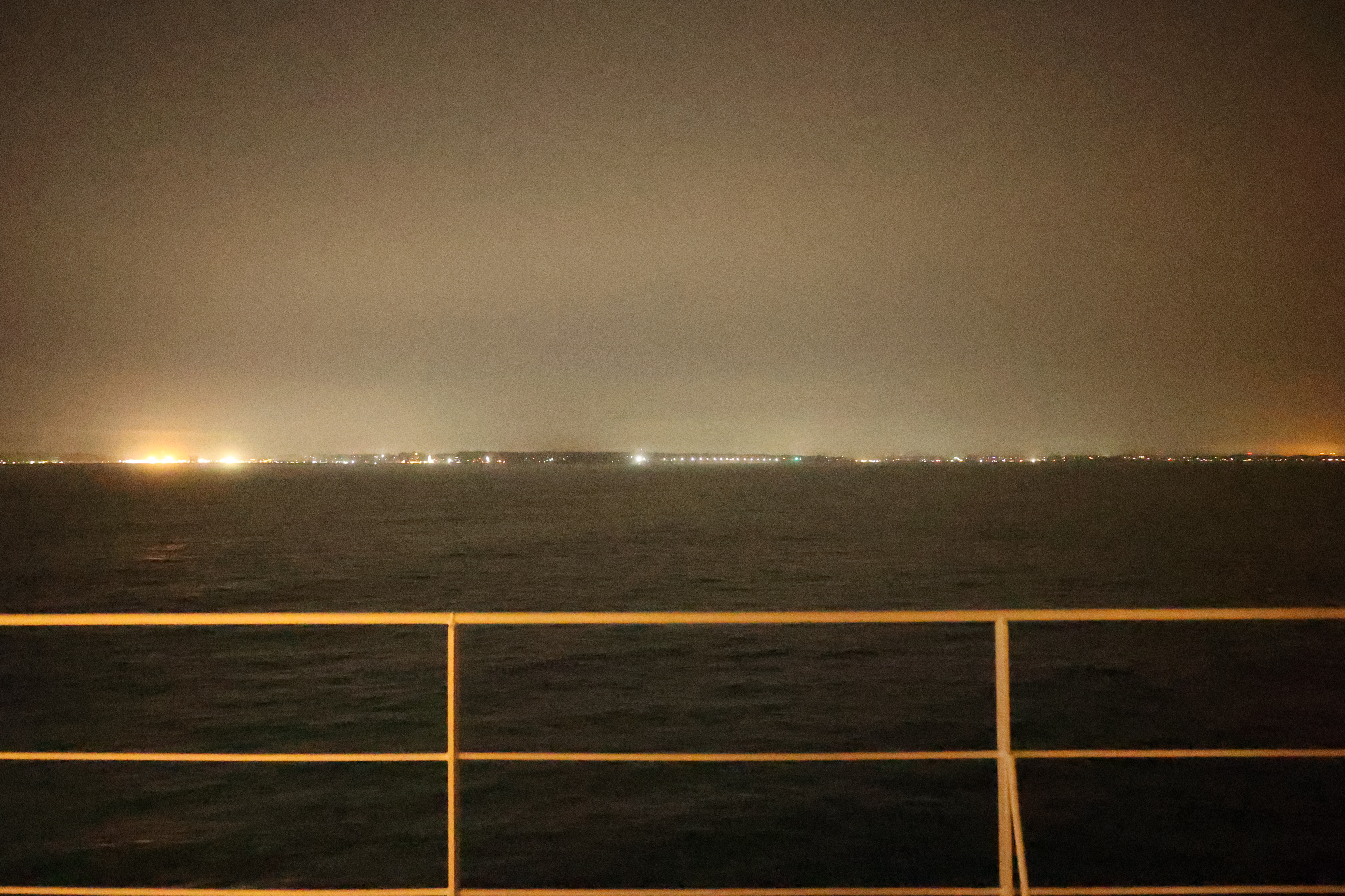 太平洋上から見た陸 太平洋上から見た陸