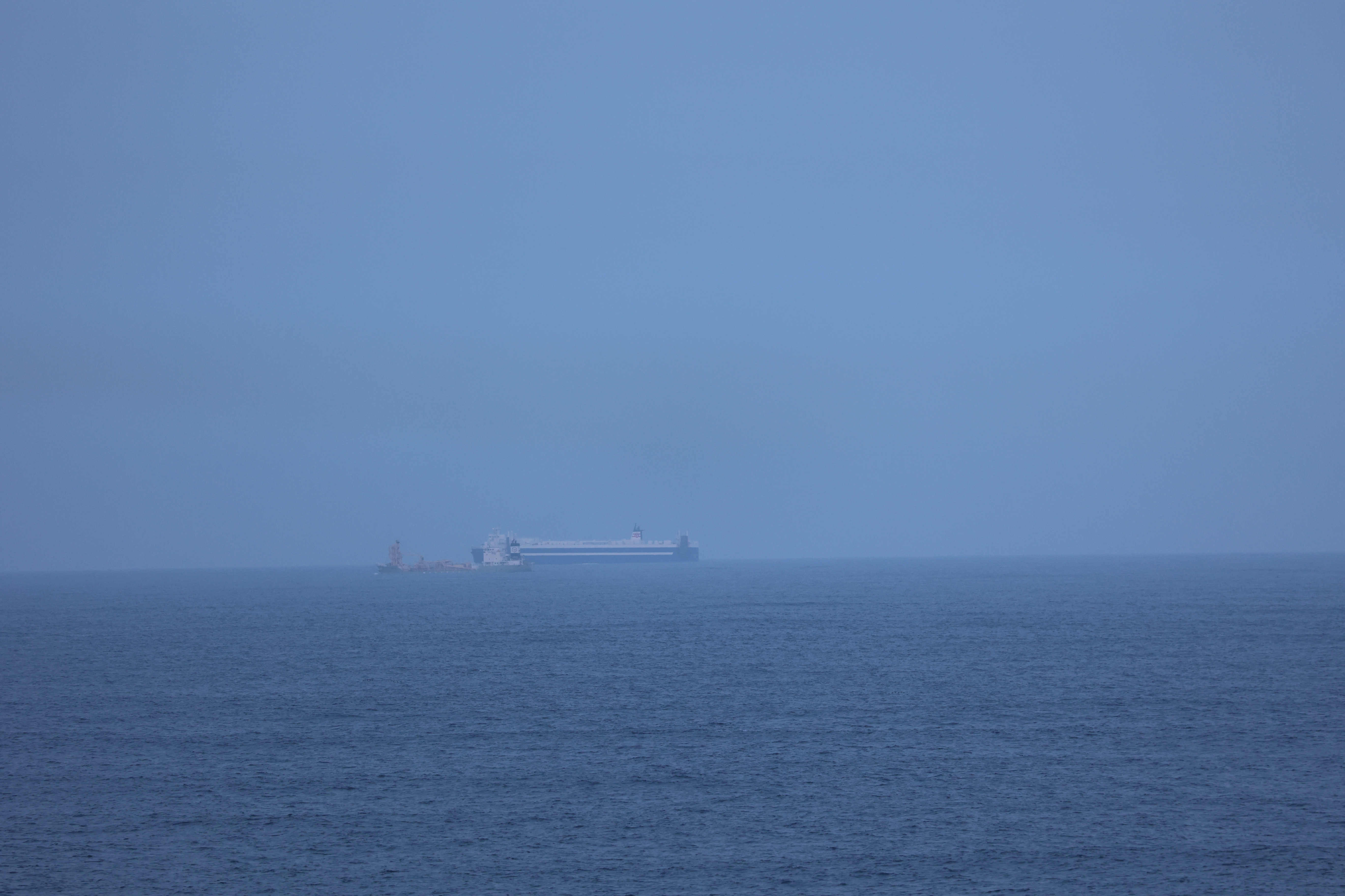 すれ違う船 すれ違う船