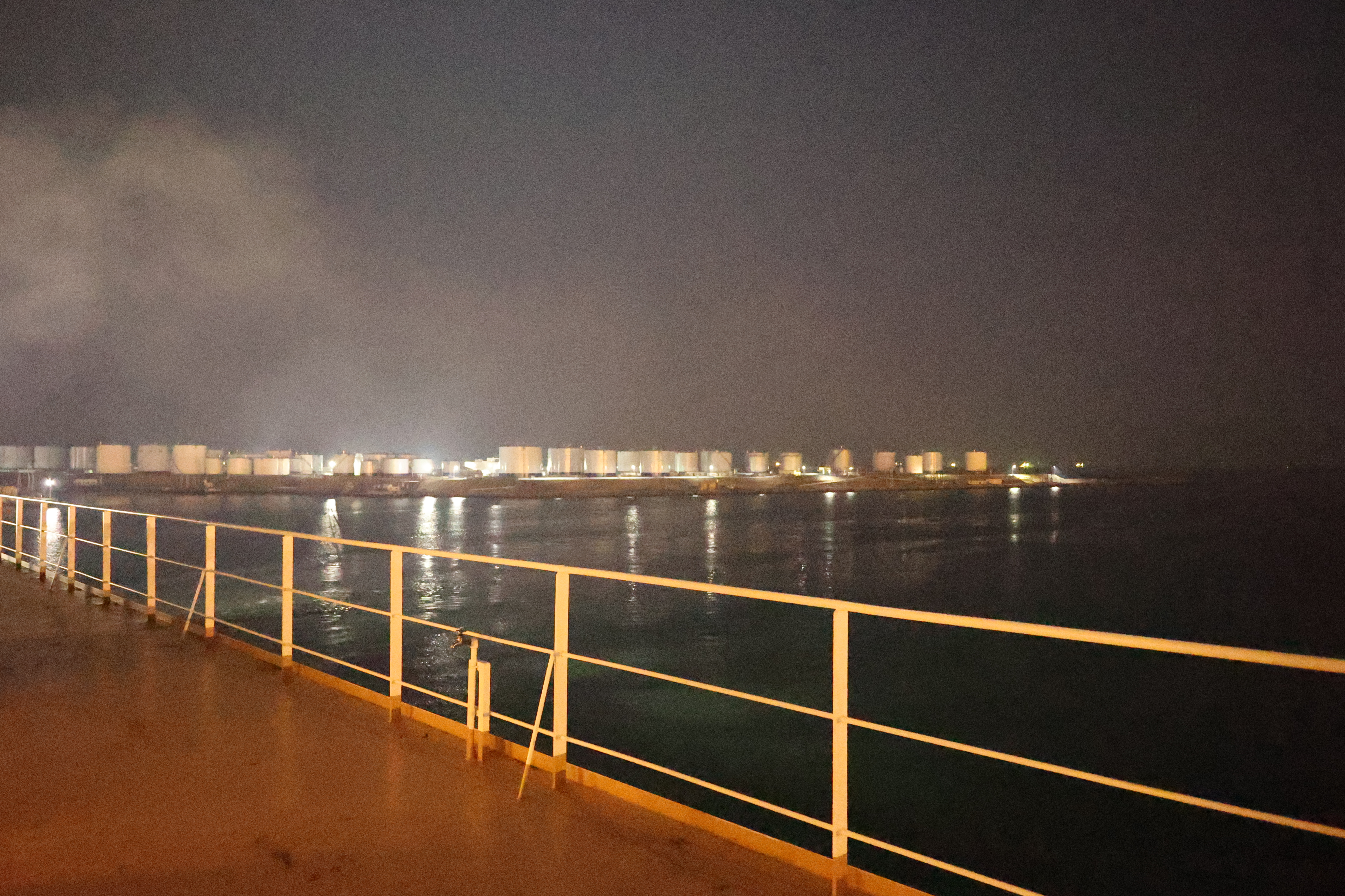 苫小牧の国家石油備蓄基地 苫小牧の国家石油備蓄基地